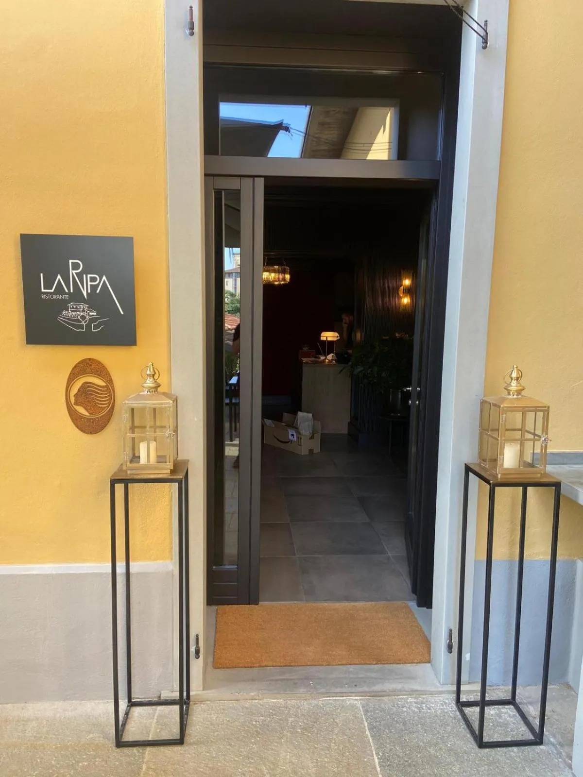 Restaurant/places to eat in Le Funi Hotel