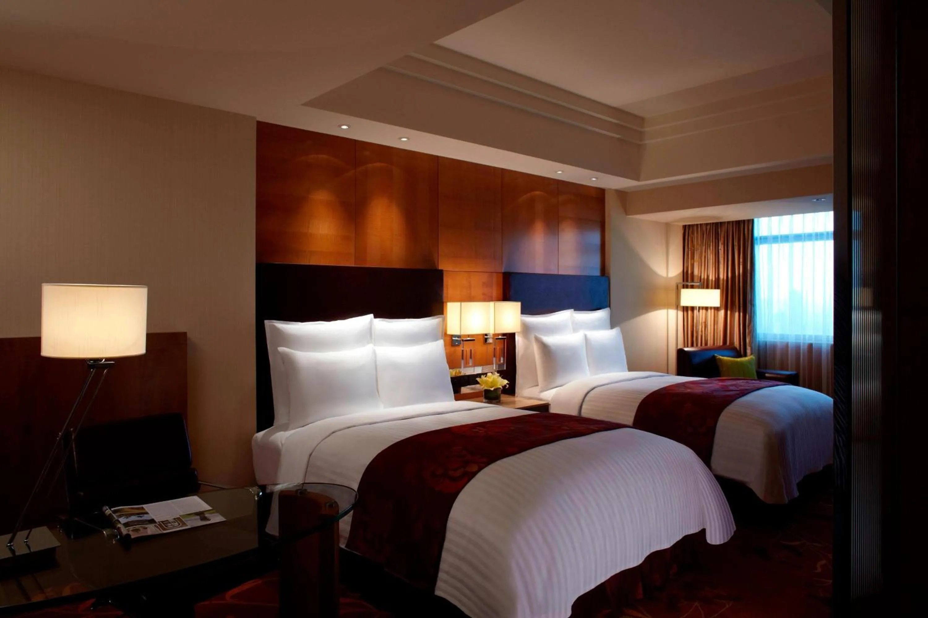 Photo of the whole room, Bed in Suzhou Marriott Hotel