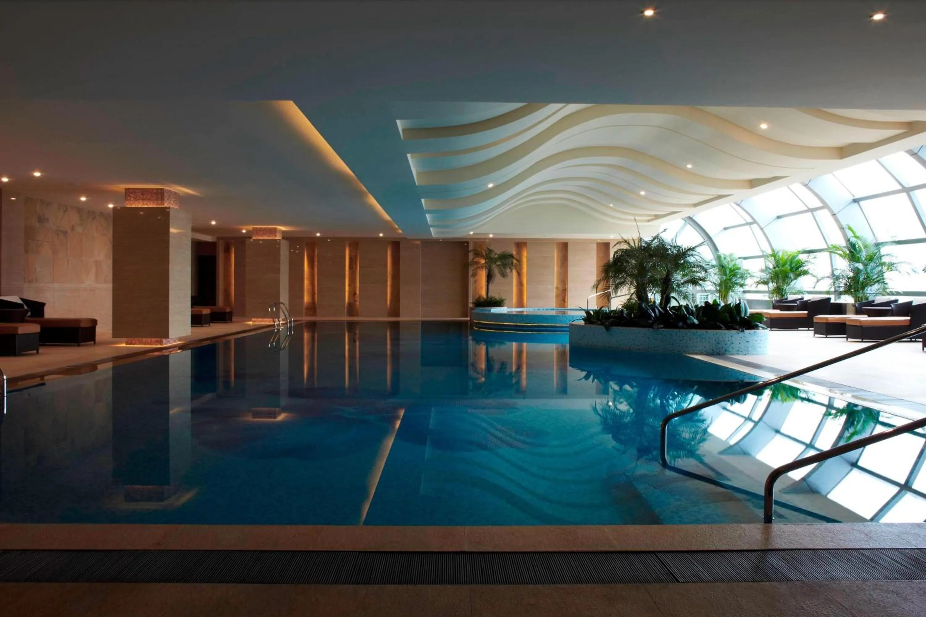 Swimming pool in Suzhou Marriott Hotel