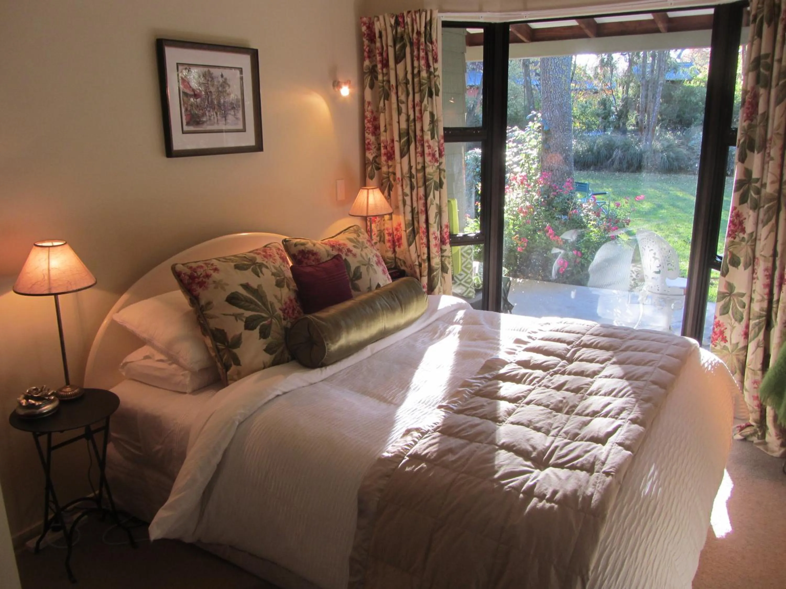 Photo of the whole room, Bed in Oldfields