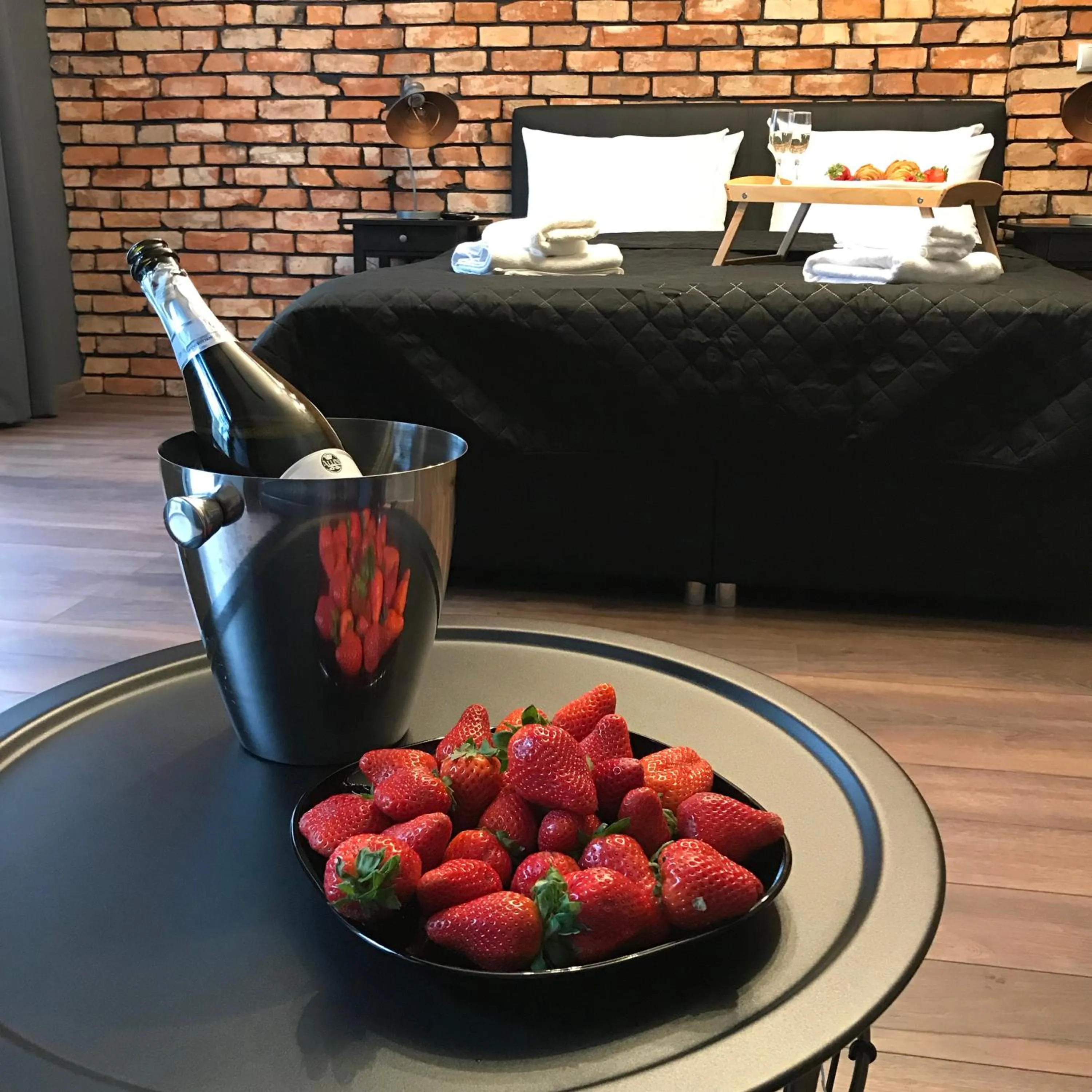 Food and drinks, Bed in Leo Apartments Old Town