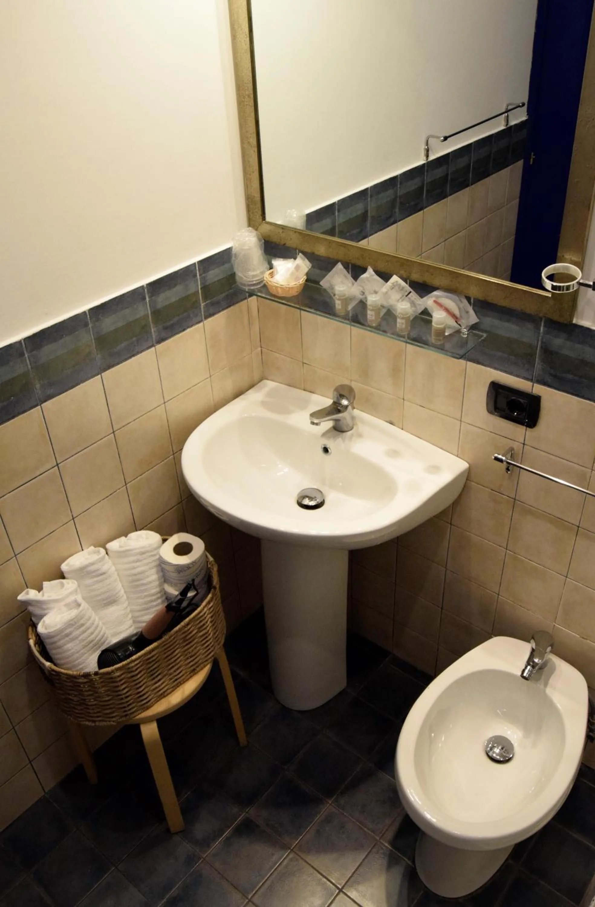 Toilet in Holiday a San Pietro