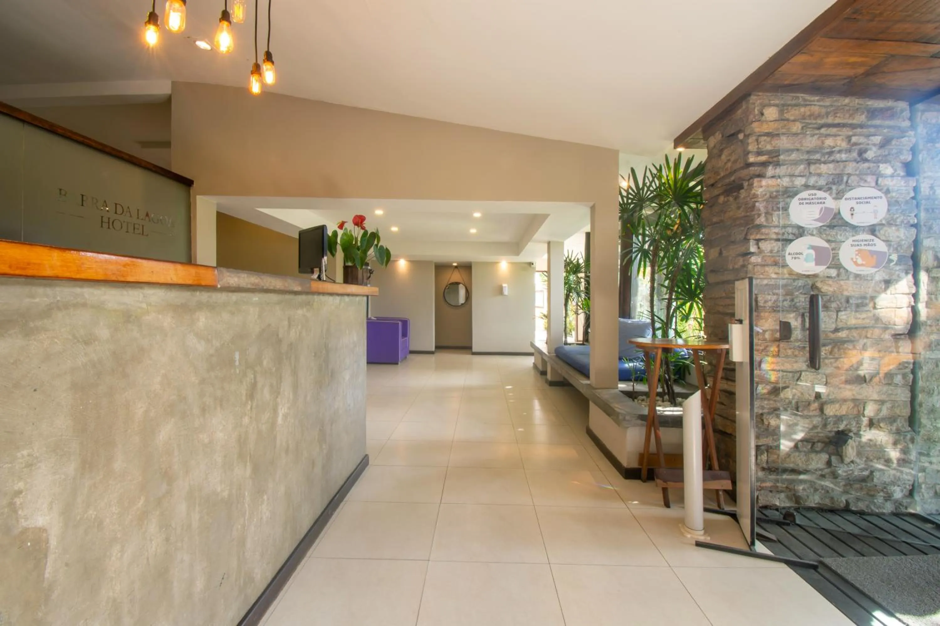 Lobby or reception in Hotel Barra da Lagoa by Latitud Hoteles