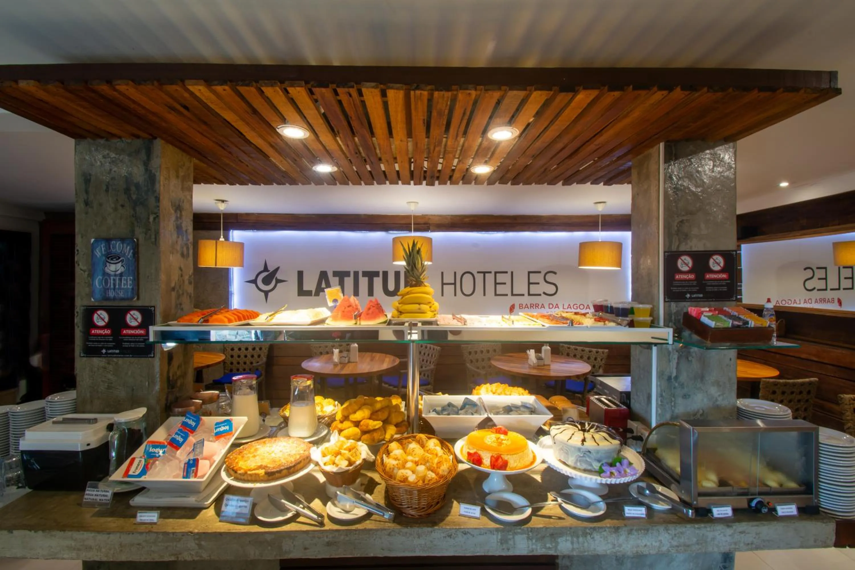 Breakfast in Hotel Barra da Lagoa by Latitud Hoteles