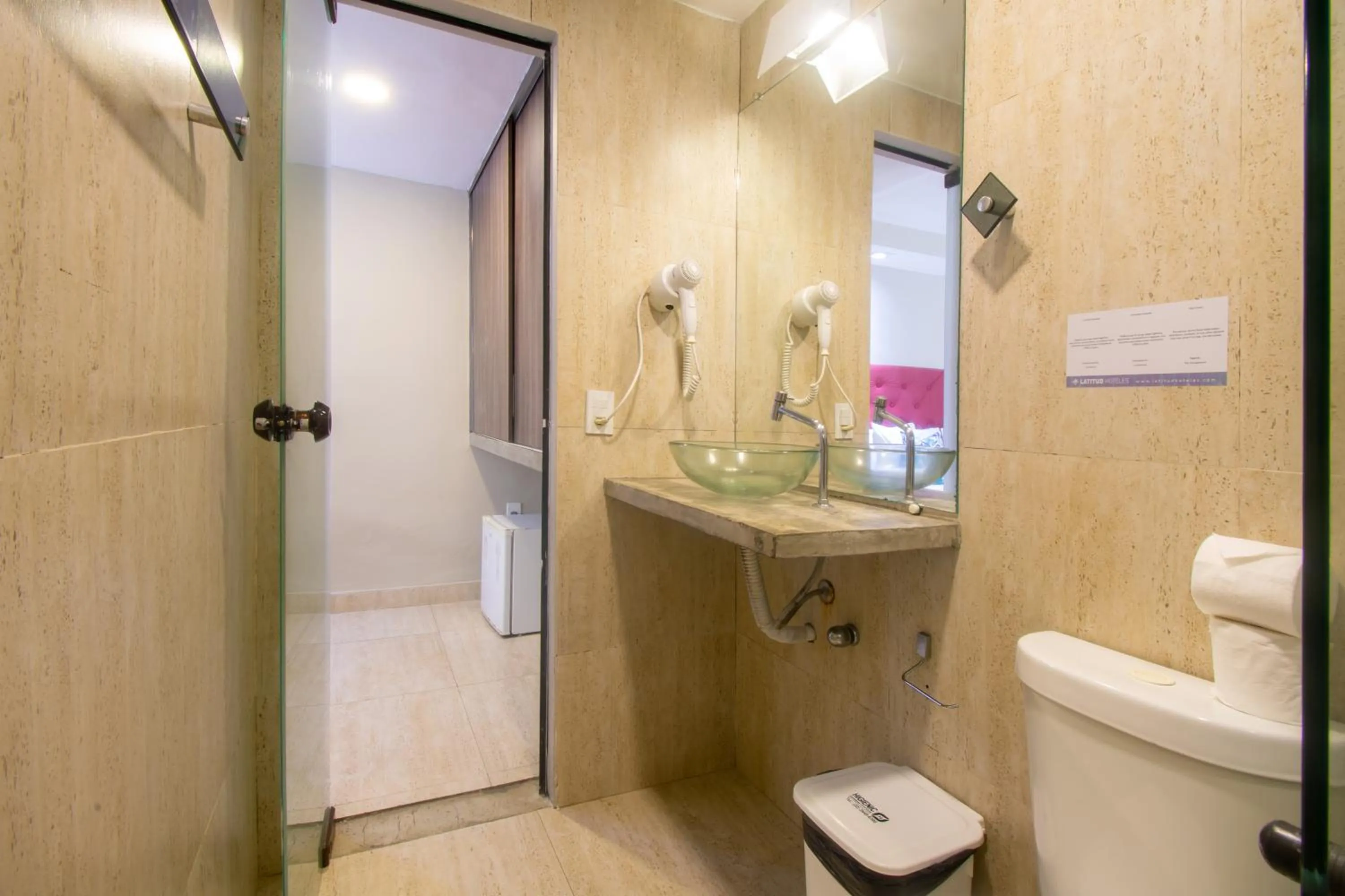 Shower in Hotel Barra da Lagoa by Latitud Hoteles