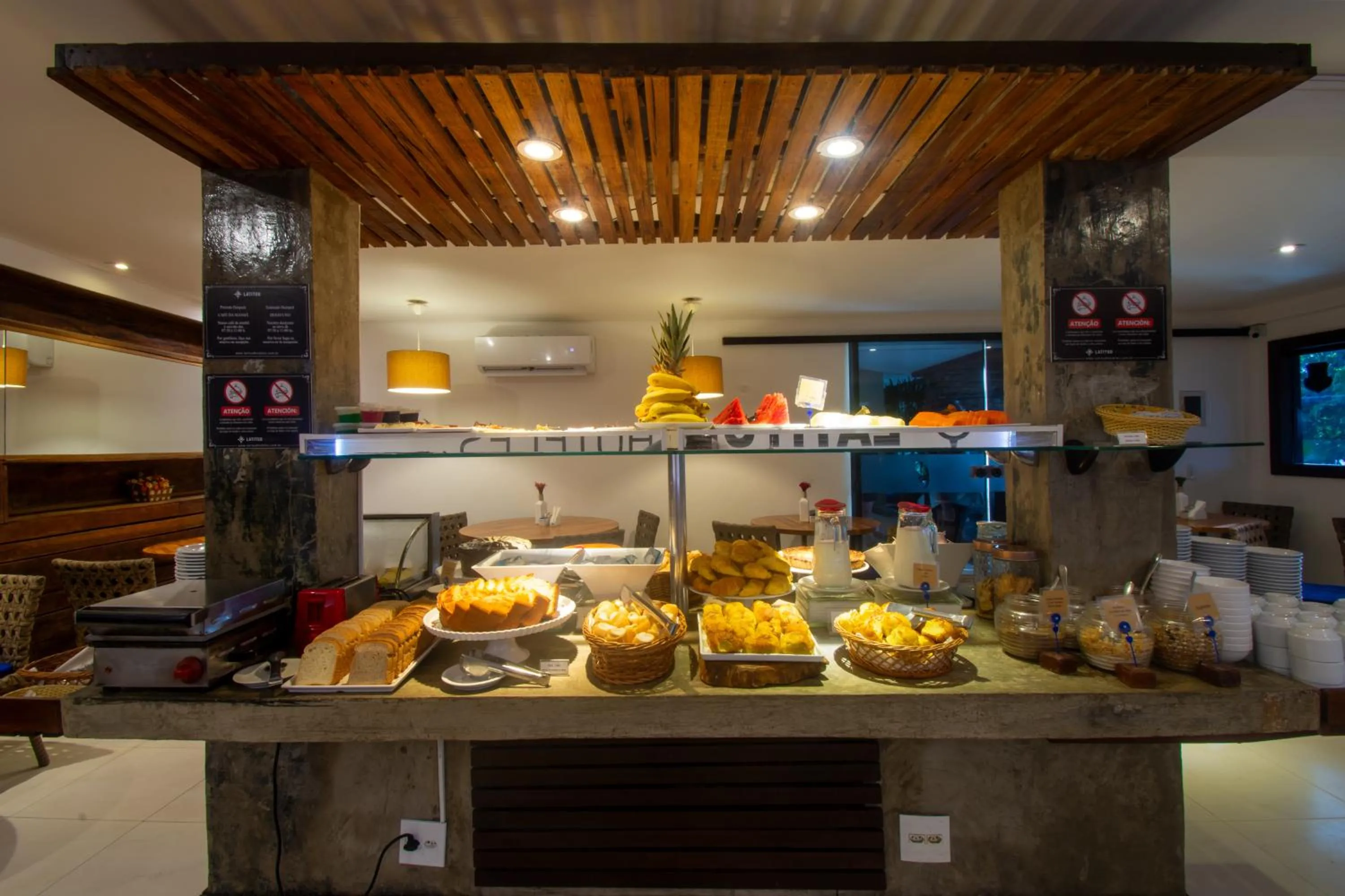 Breakfast in Hotel Barra da Lagoa by Latitud Hoteles