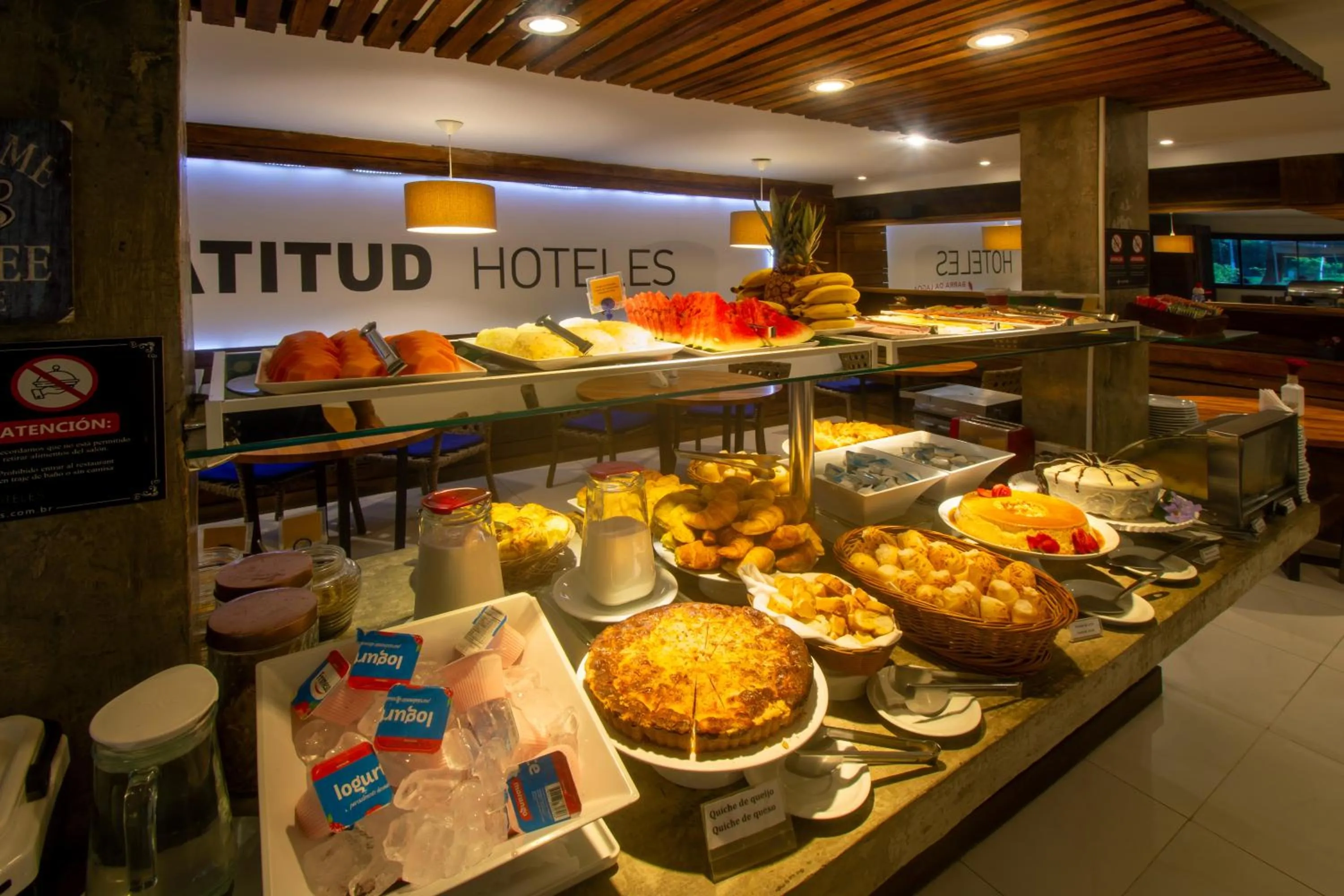 Breakfast in Hotel Barra da Lagoa by Latitud Hoteles