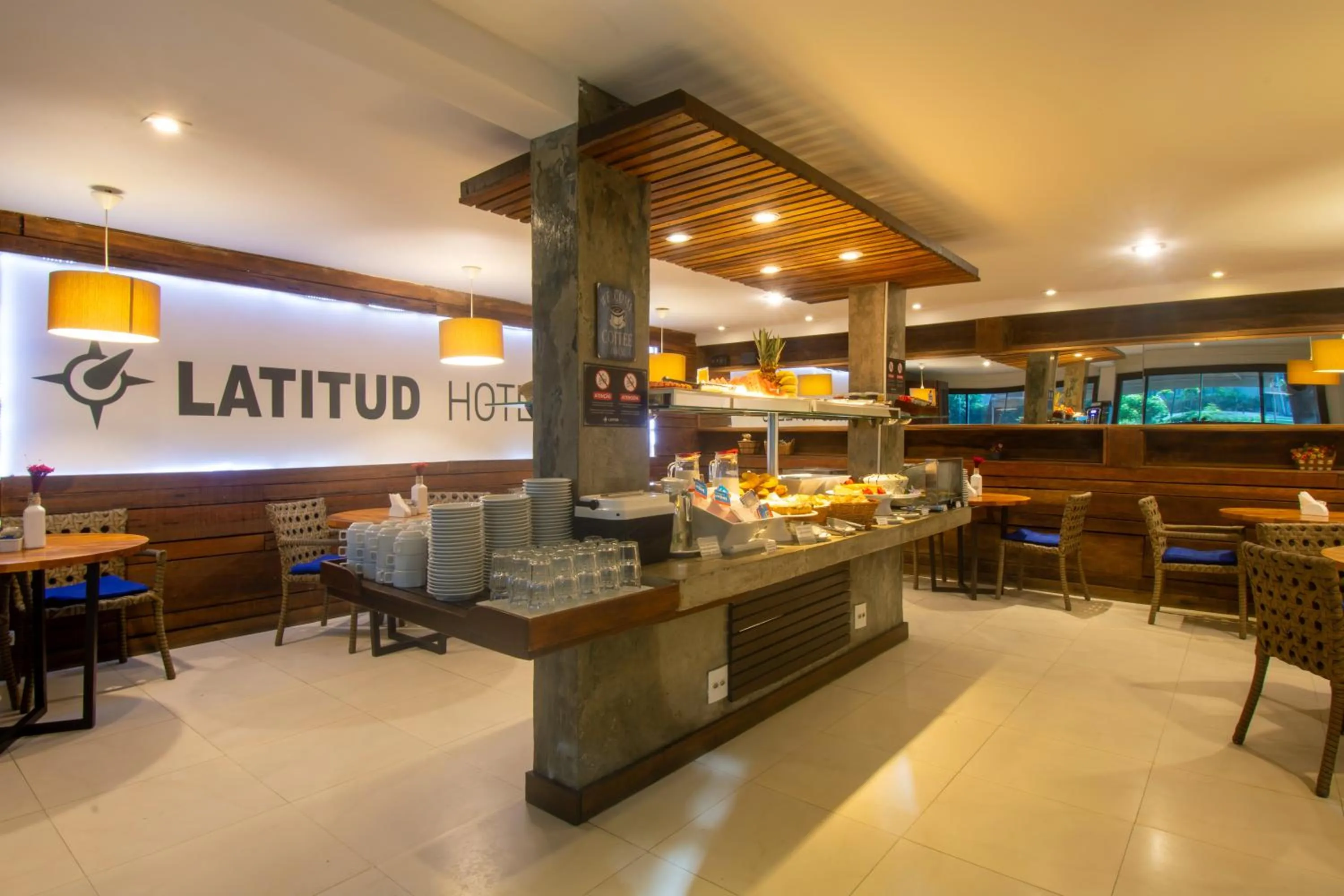 Buffet breakfast in Hotel Barra da Lagoa by Latitud Hoteles