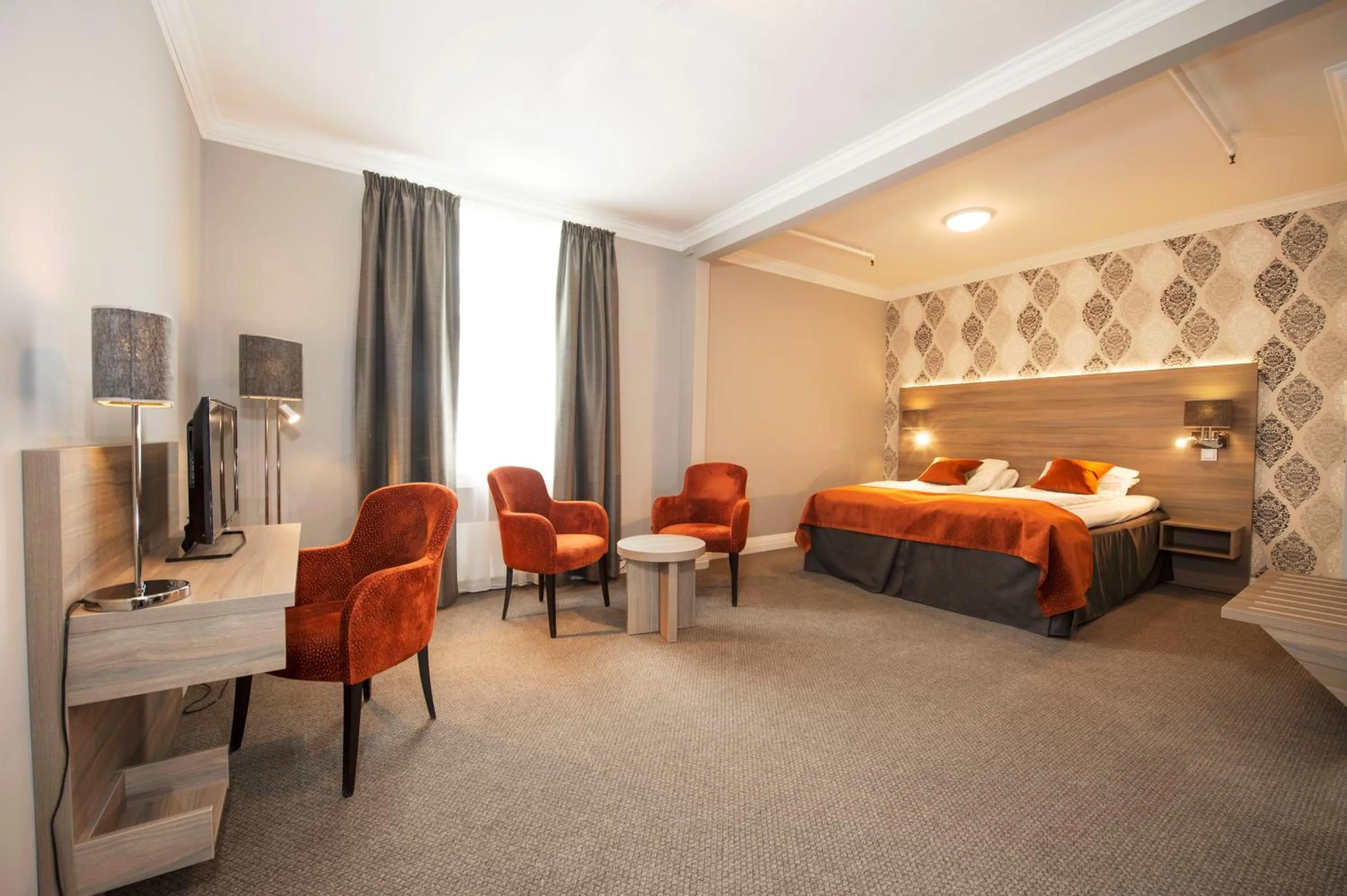 Bed in Dr. Holms Hotel