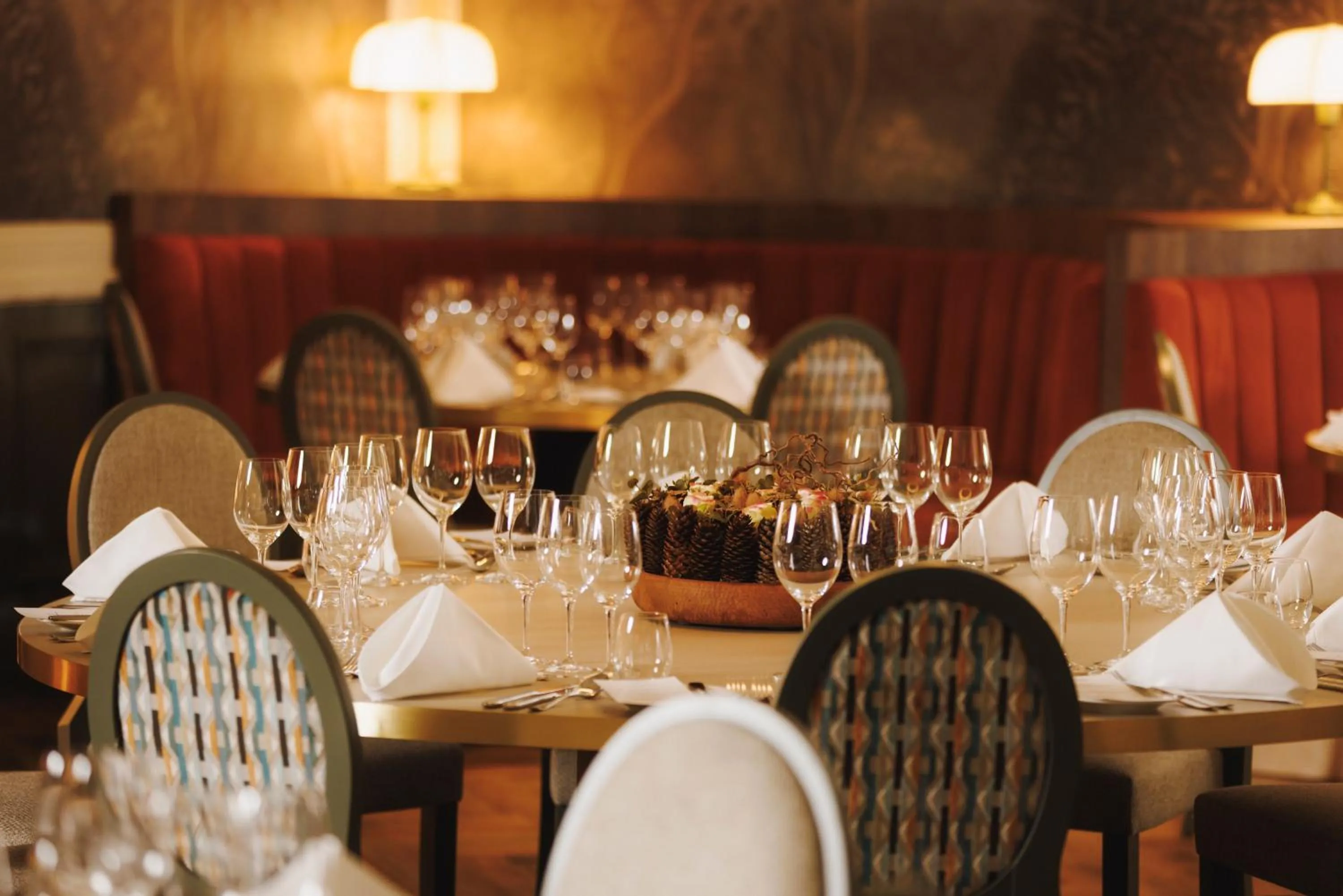 Restaurant/places to eat in Dr. Holms Hotel