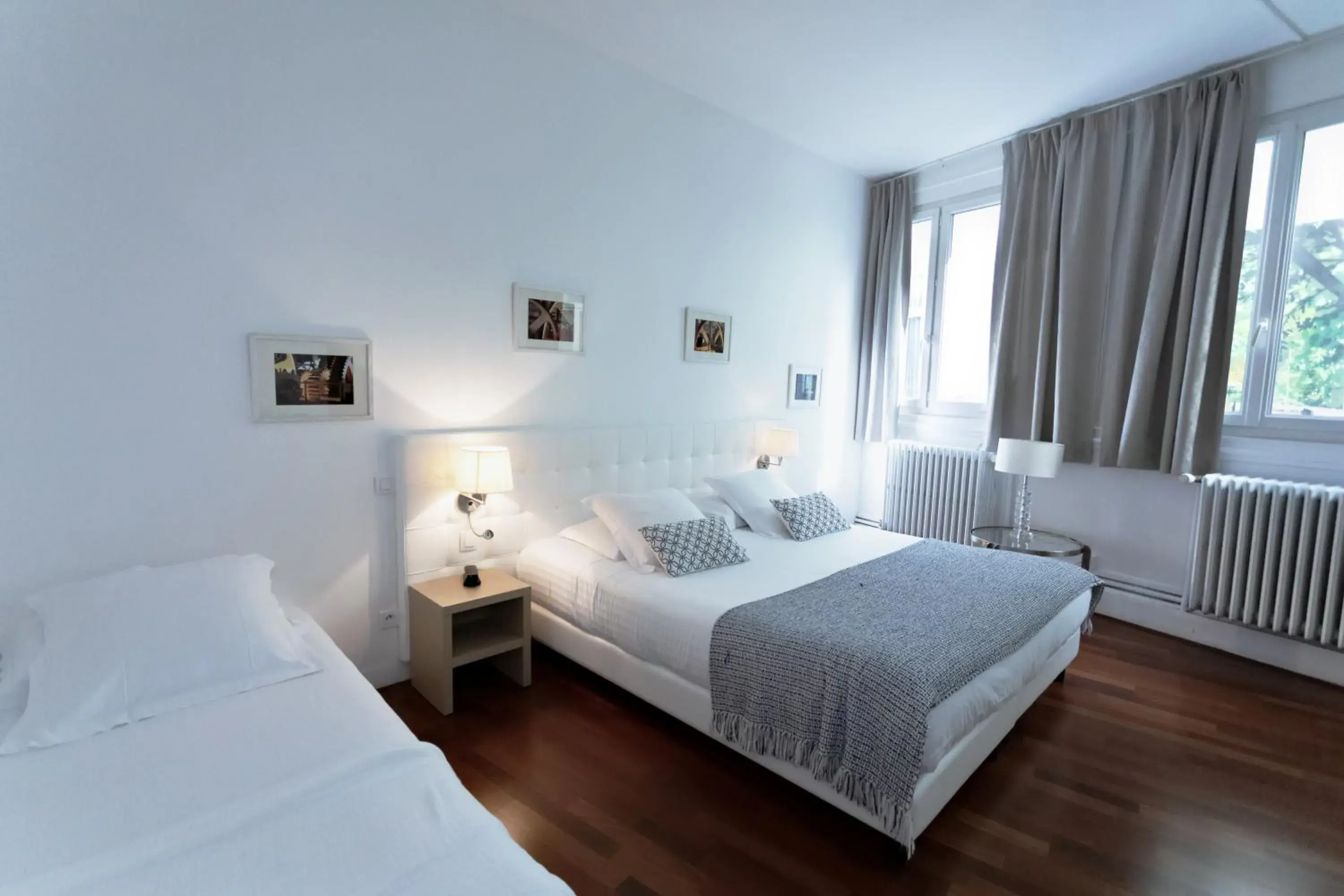 Triple Room with Bath in Le Saint Louis Triple Room with Bath in Le Saint Louis