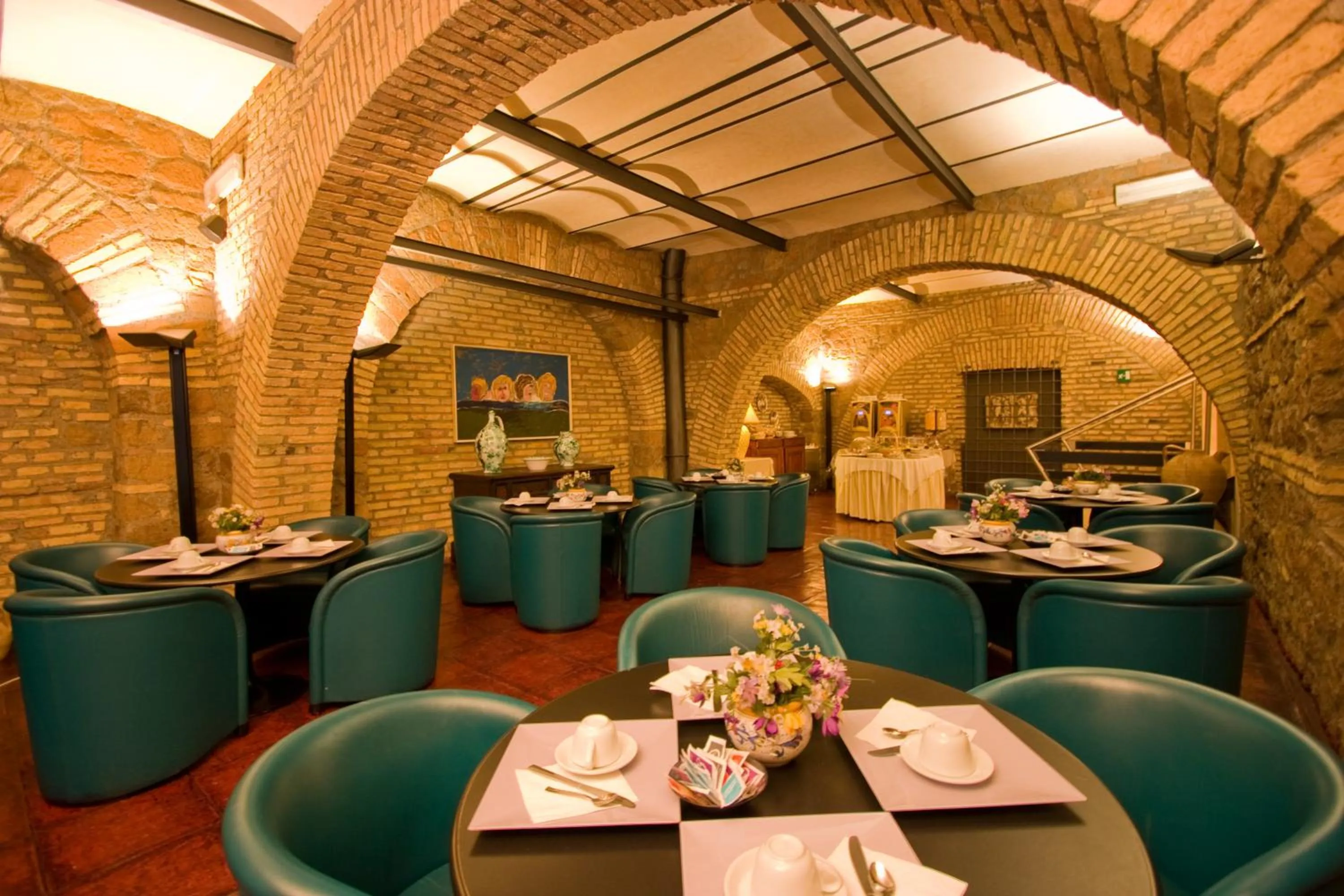 Restaurant/places to eat in Hotel Laurentia