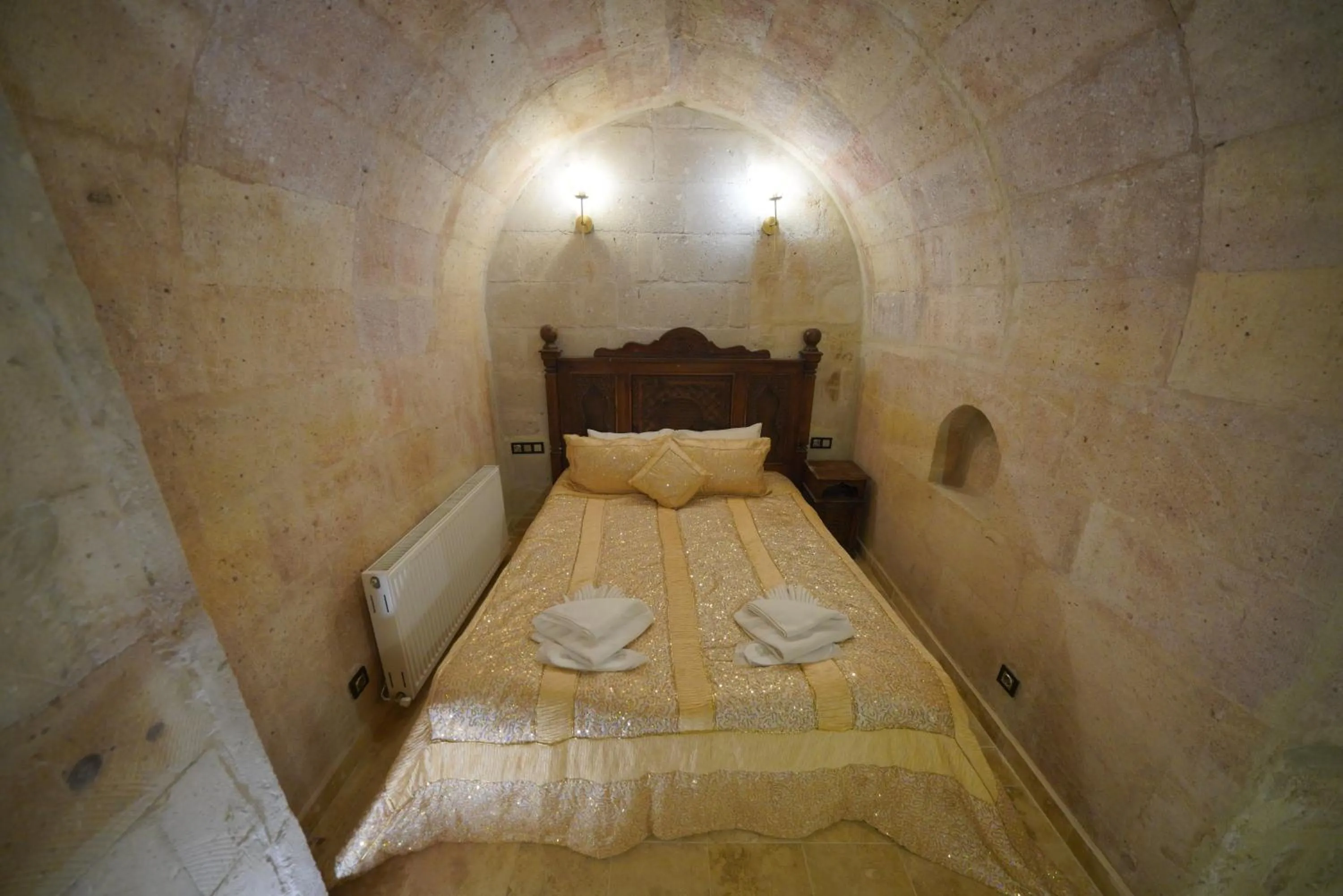 Bed in Travel Inn Cave Hotel