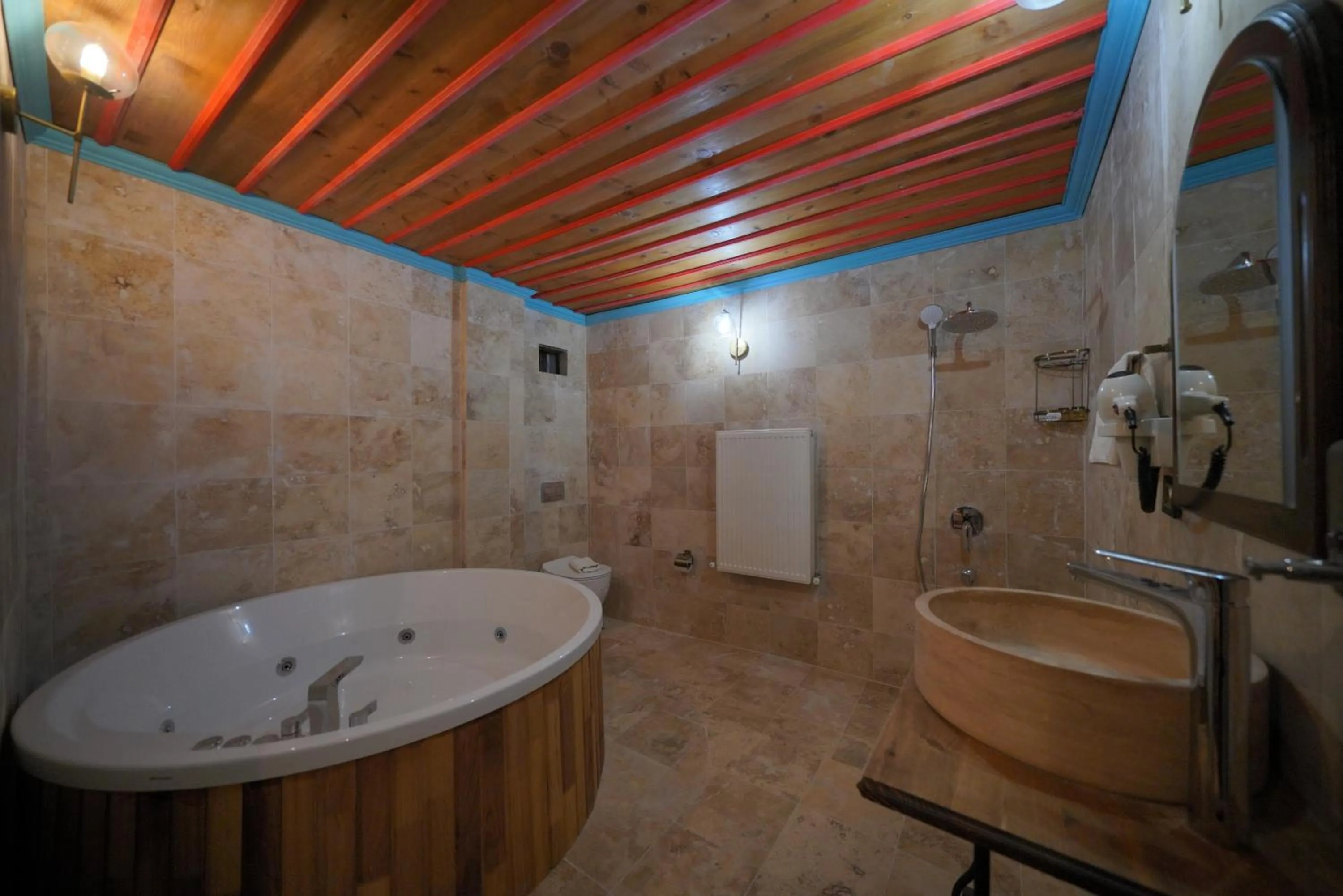 Shower in Travel Inn Cave Hotel