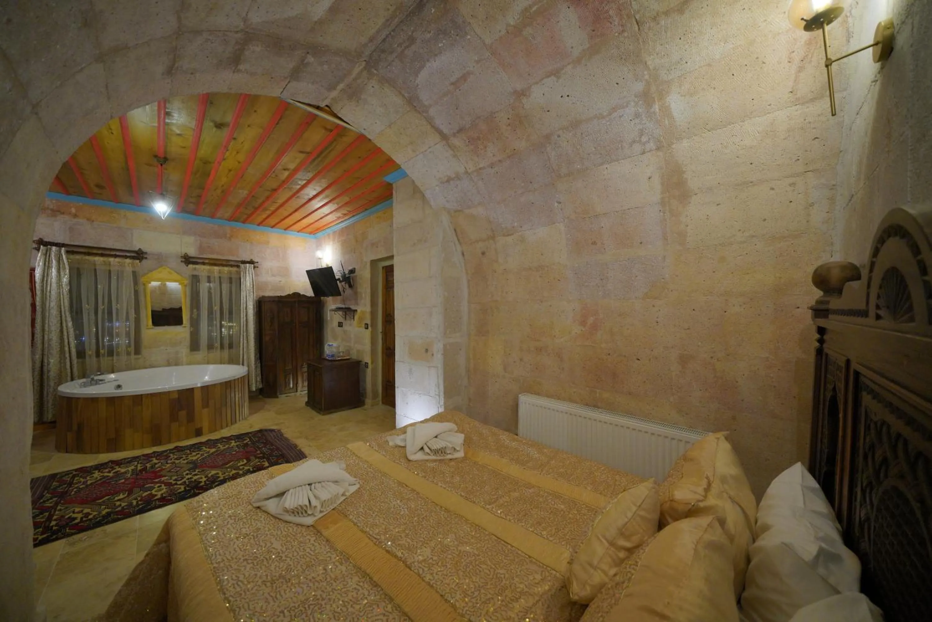 Bed in Travel Inn Cave Hotel