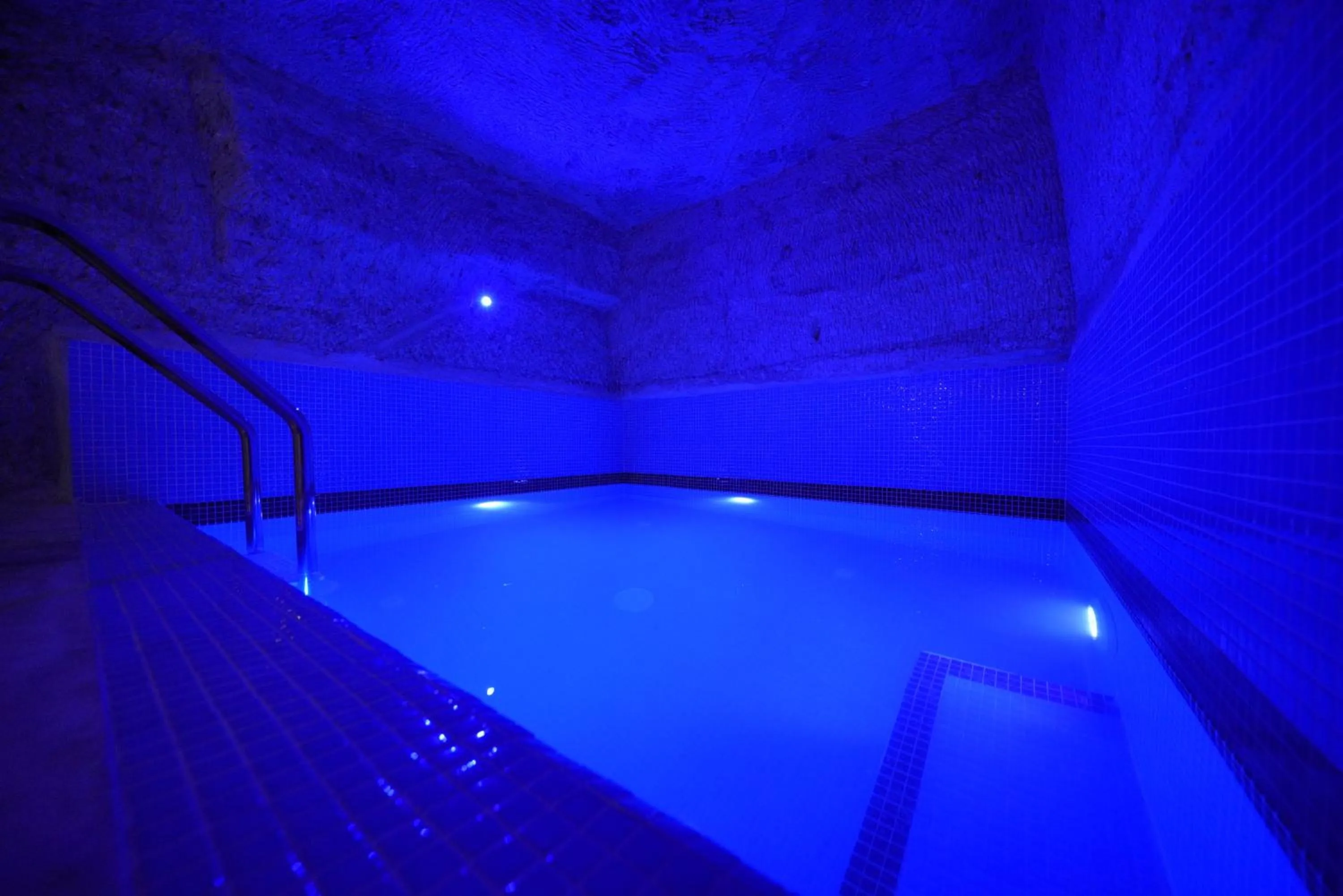 Swimming pool in Travel Inn Cave Hotel