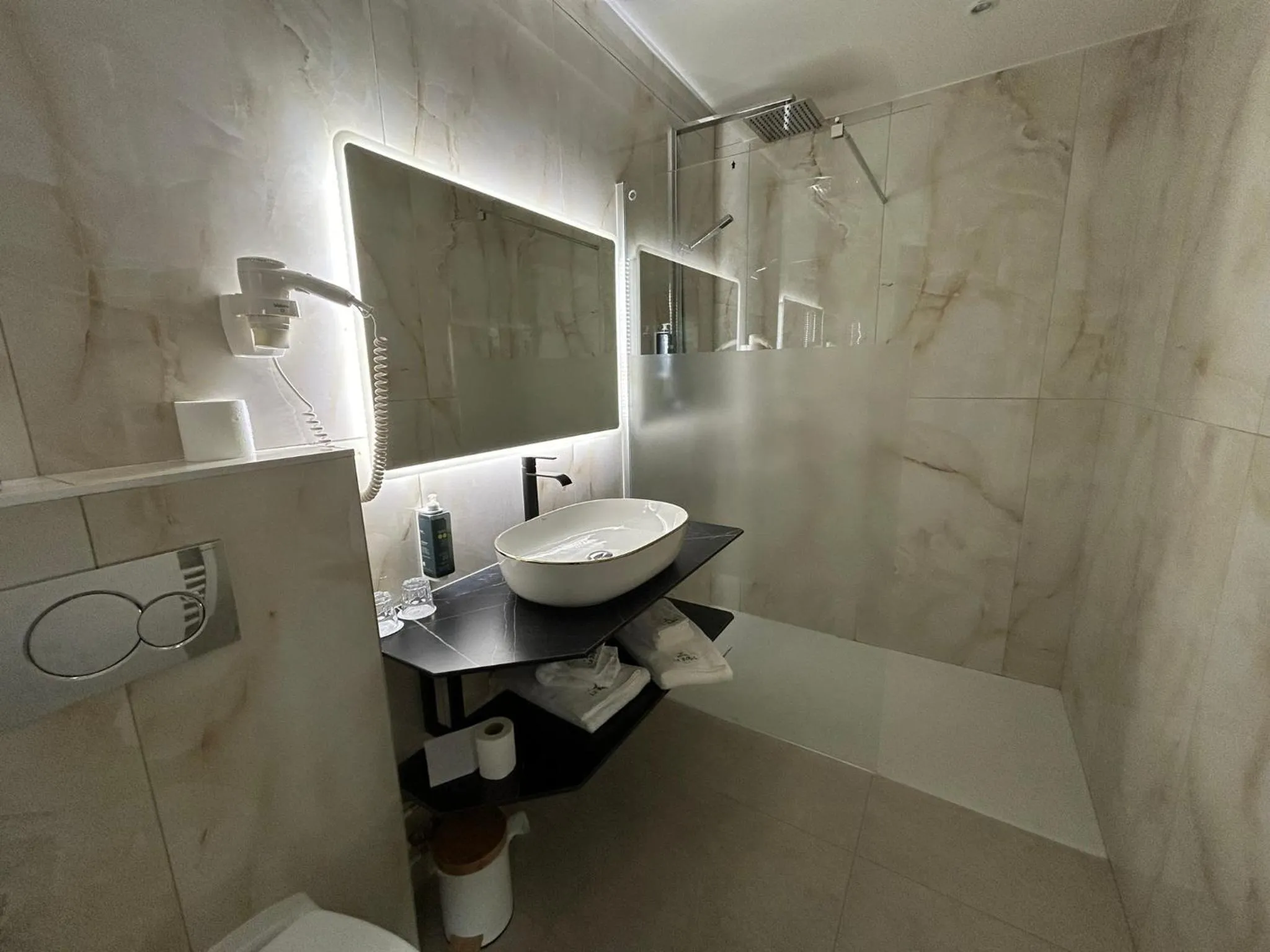 Brit Hotel Privilège Le Royal - Centre Gare