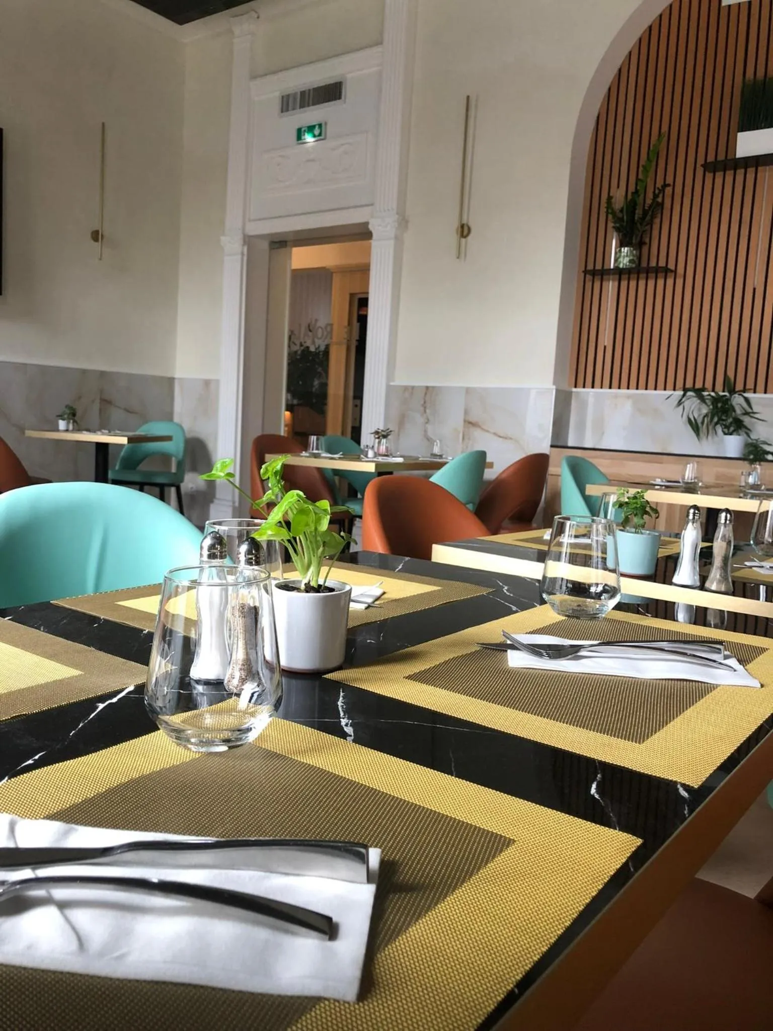 Brit Hotel Privilège Le Royal - Centre Gare