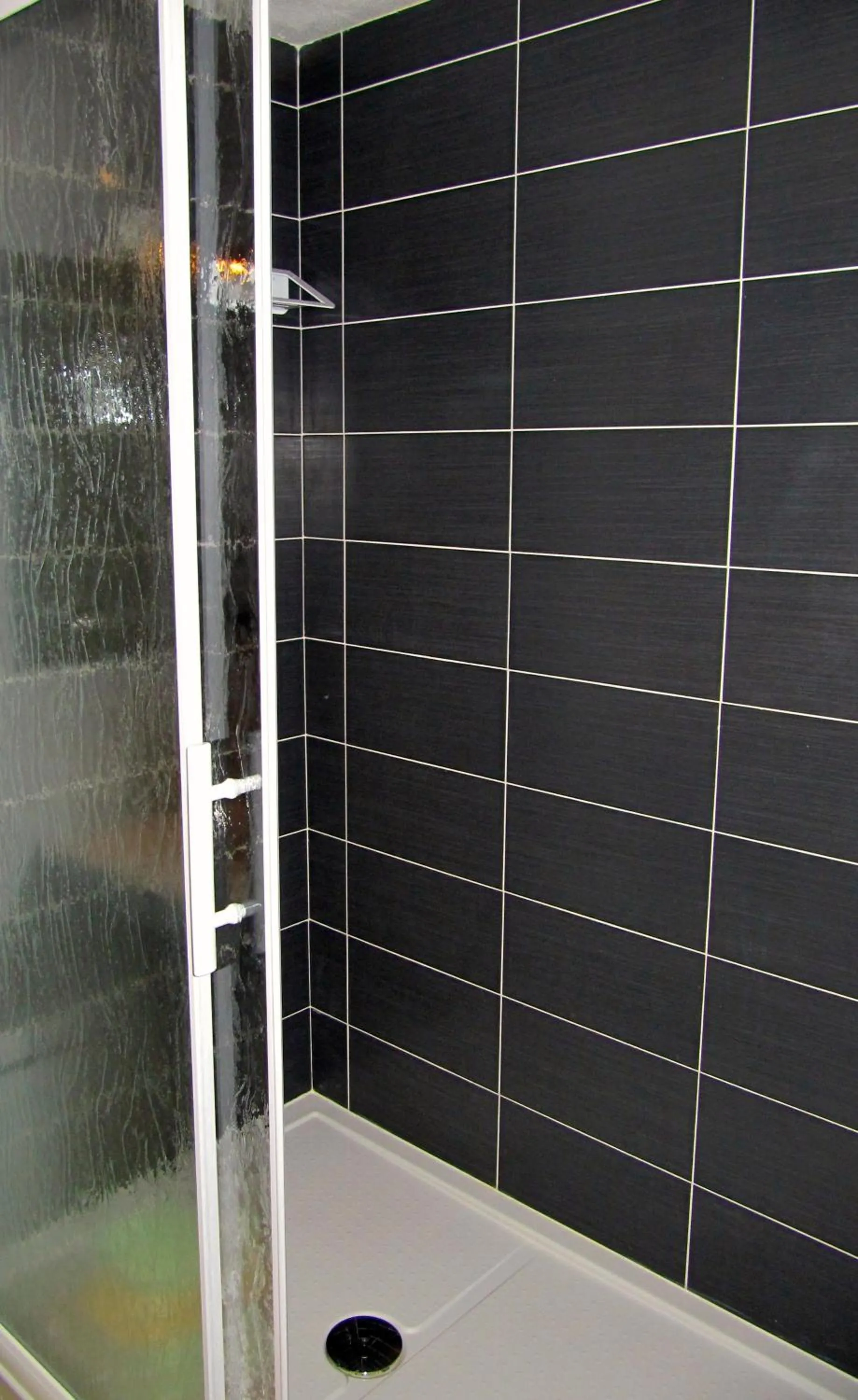 Shower in Logis Hotels - Hôtel et Restaurant de la Montagne Noire