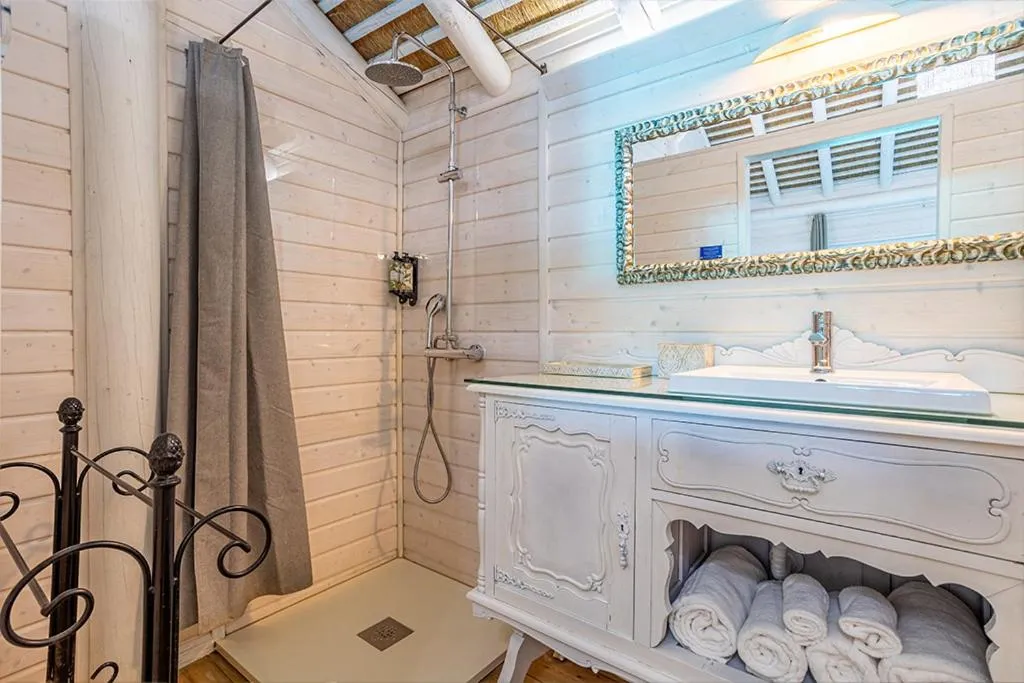 Bathroom in Kochab Comporta