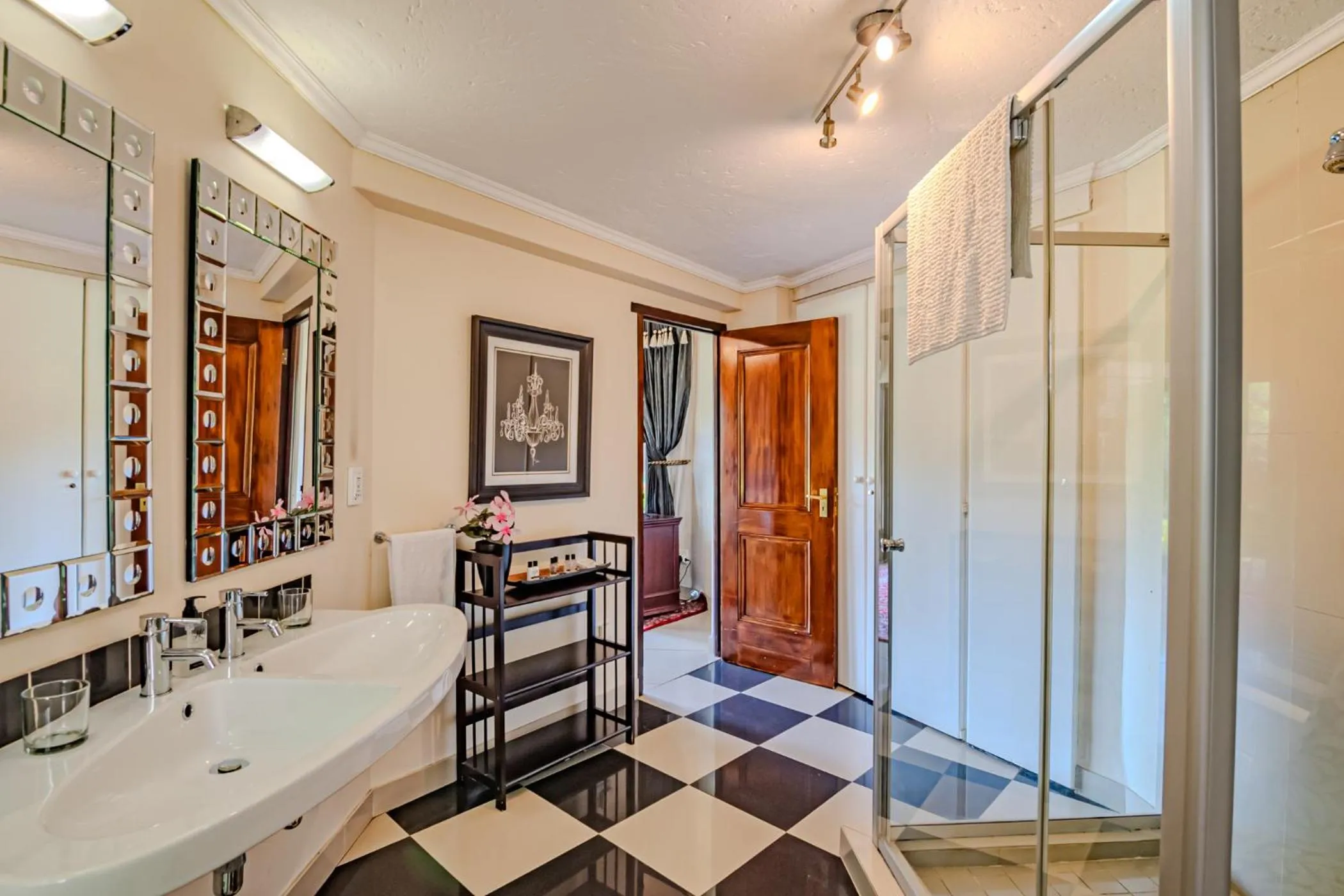 Shower in Lourie Lodge