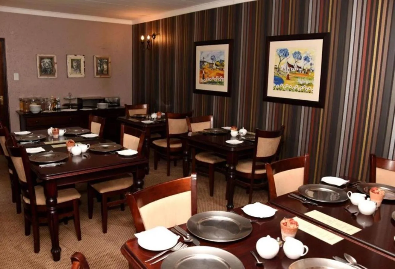 Restaurant/places to eat in Lourie Lodge