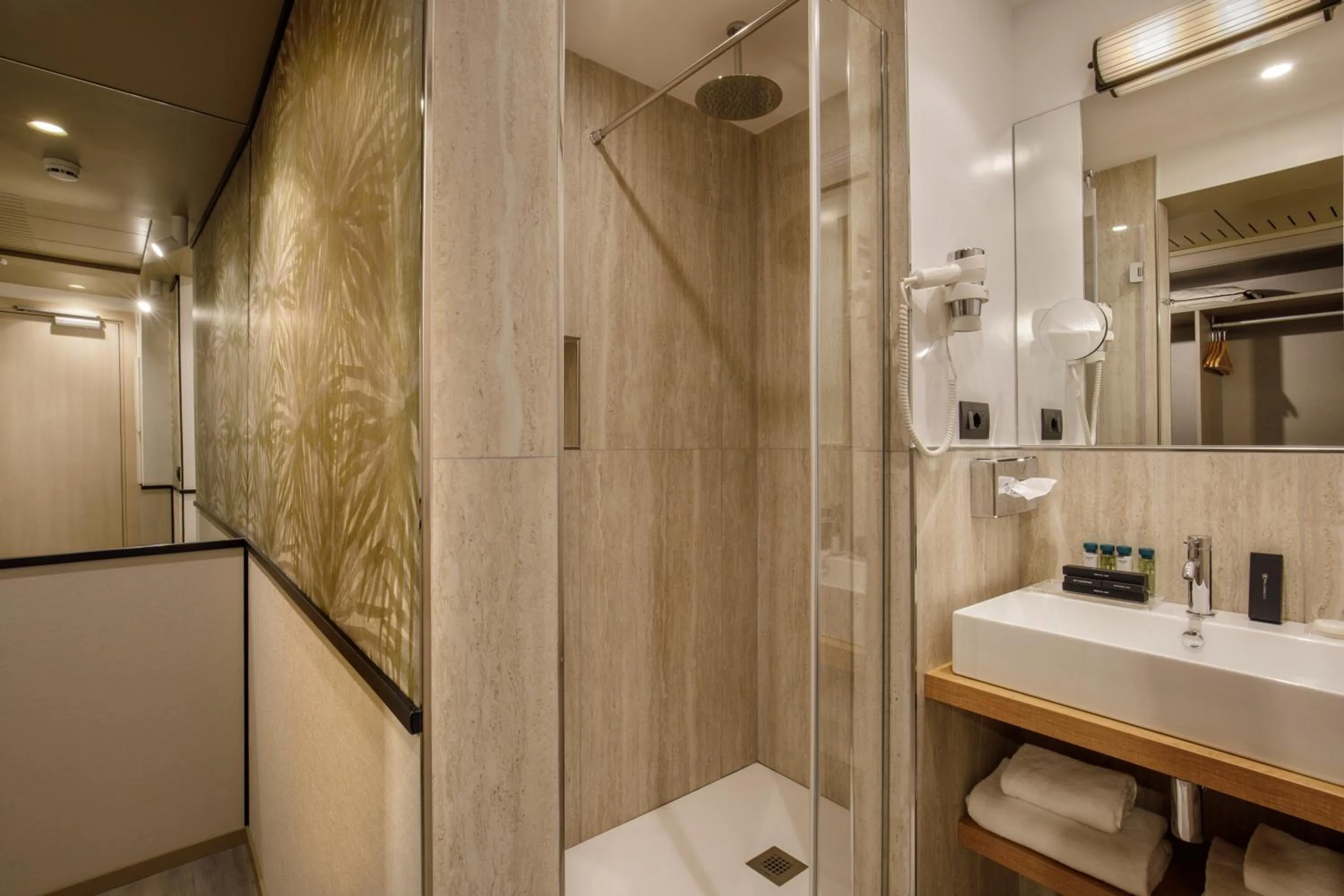 Bathroom in Hotel Domidea