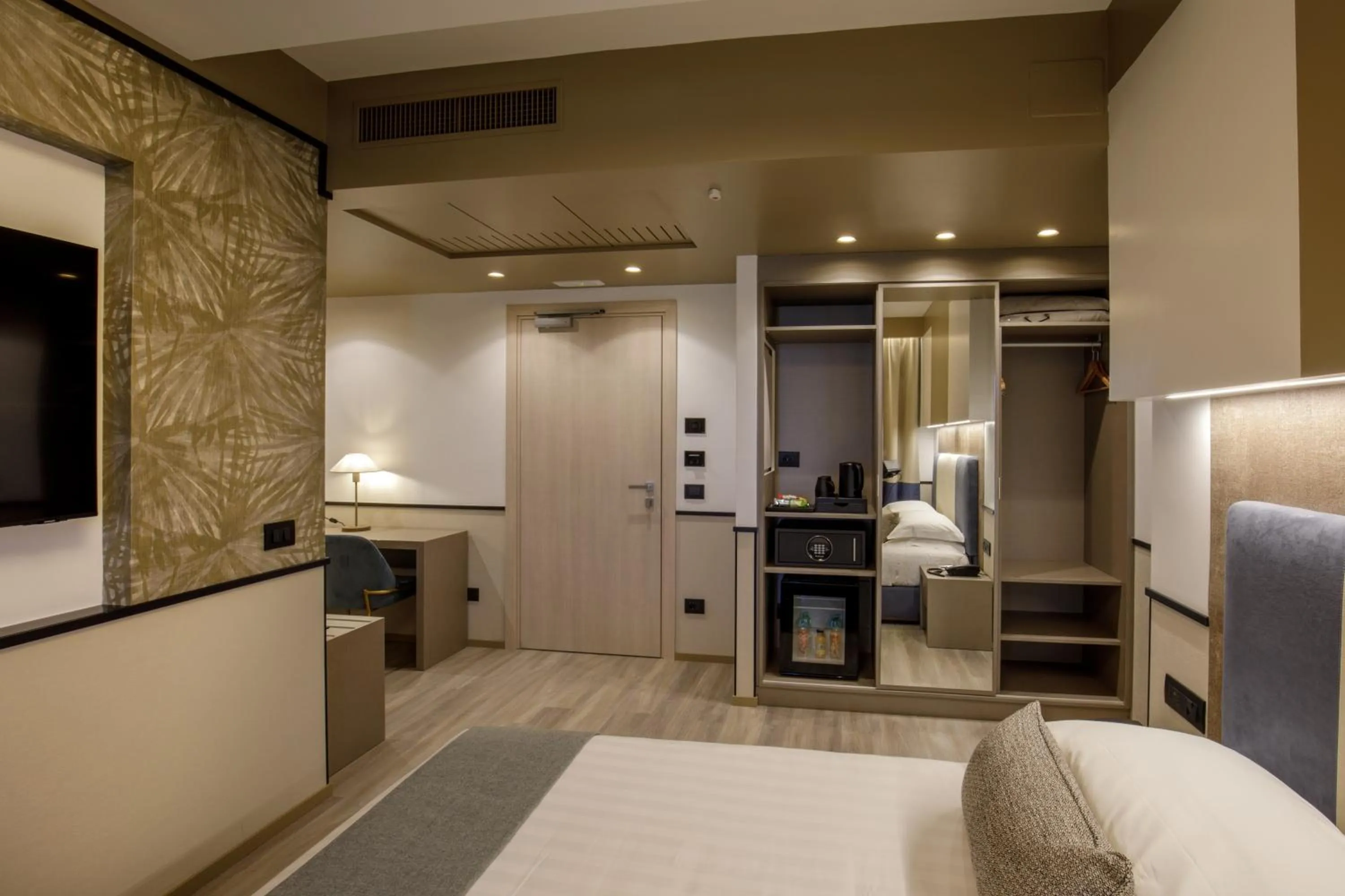 Photo of the whole room, Bed in Hotel Domidea