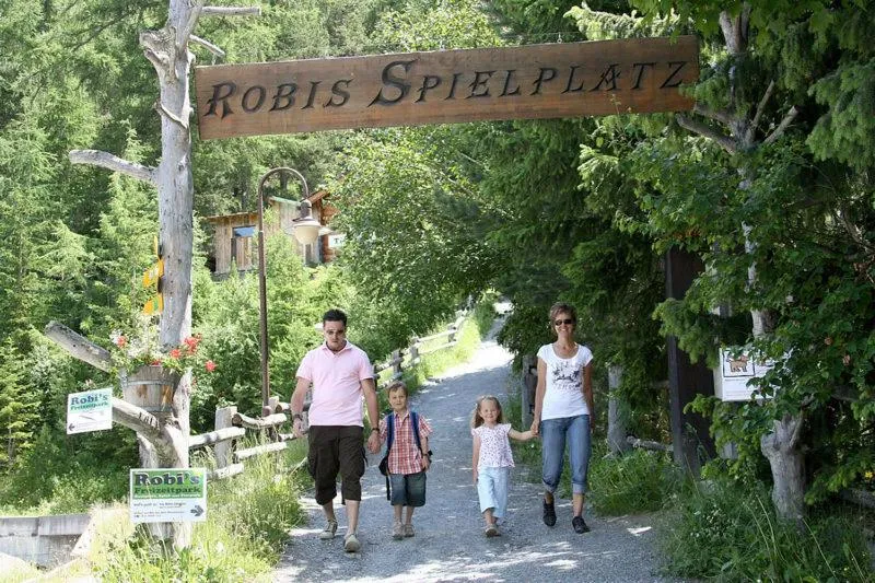 People in Hotel Alpina