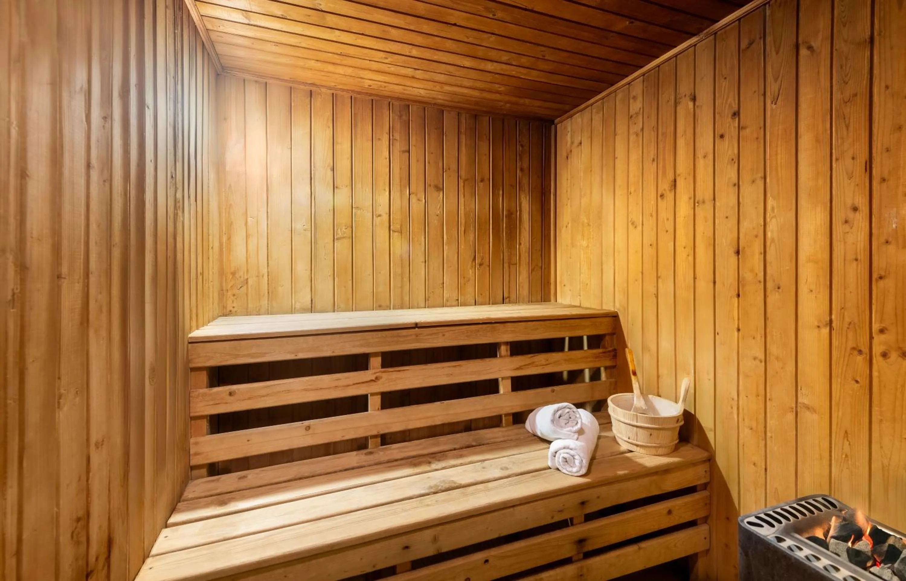 Spa and wellness centre/facilities in Gosztola Gyöngye-az erdő szállodája