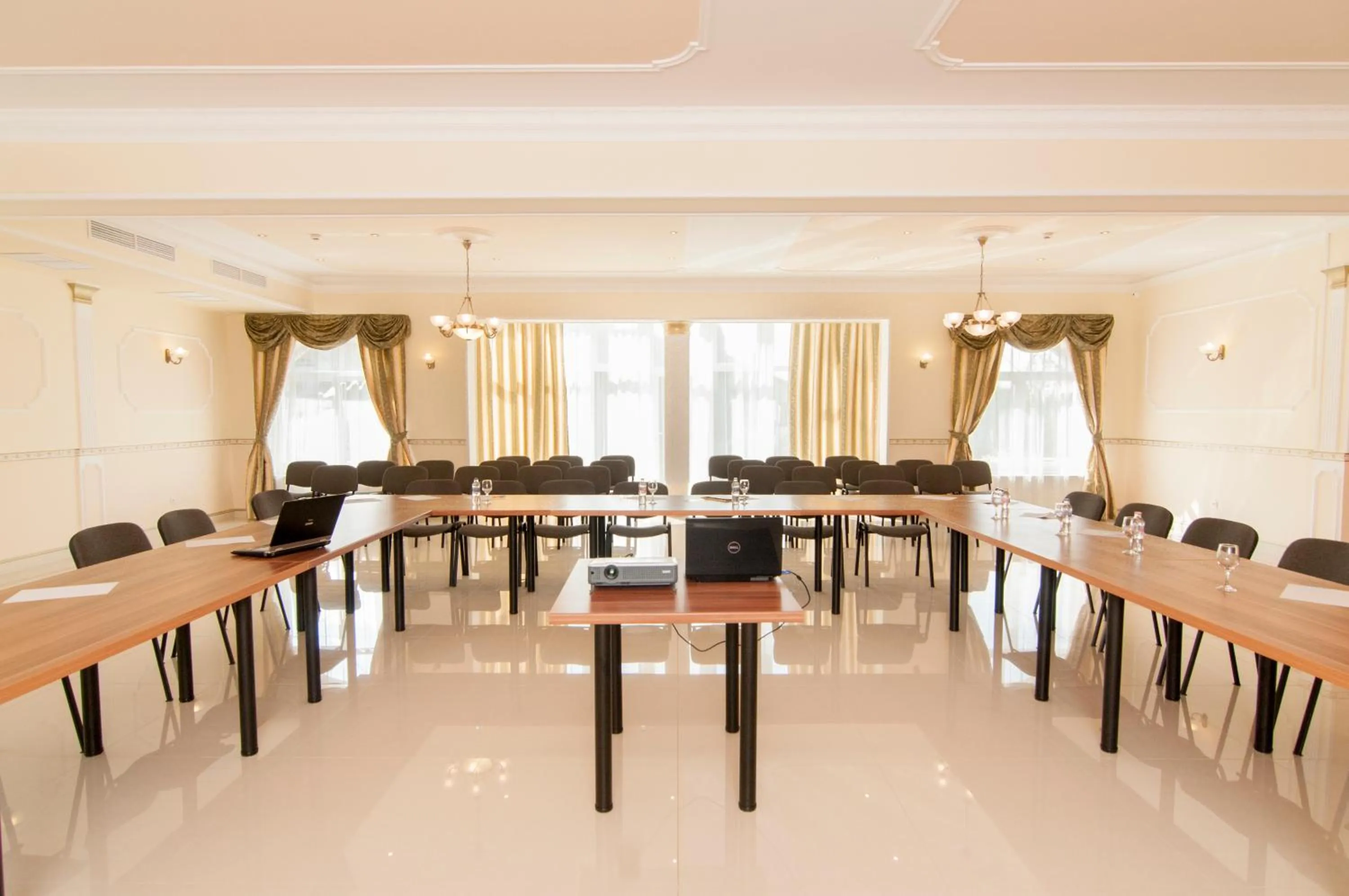 Banquet/Function facilities in Gosztola Gyöngye-az erdő szállodája