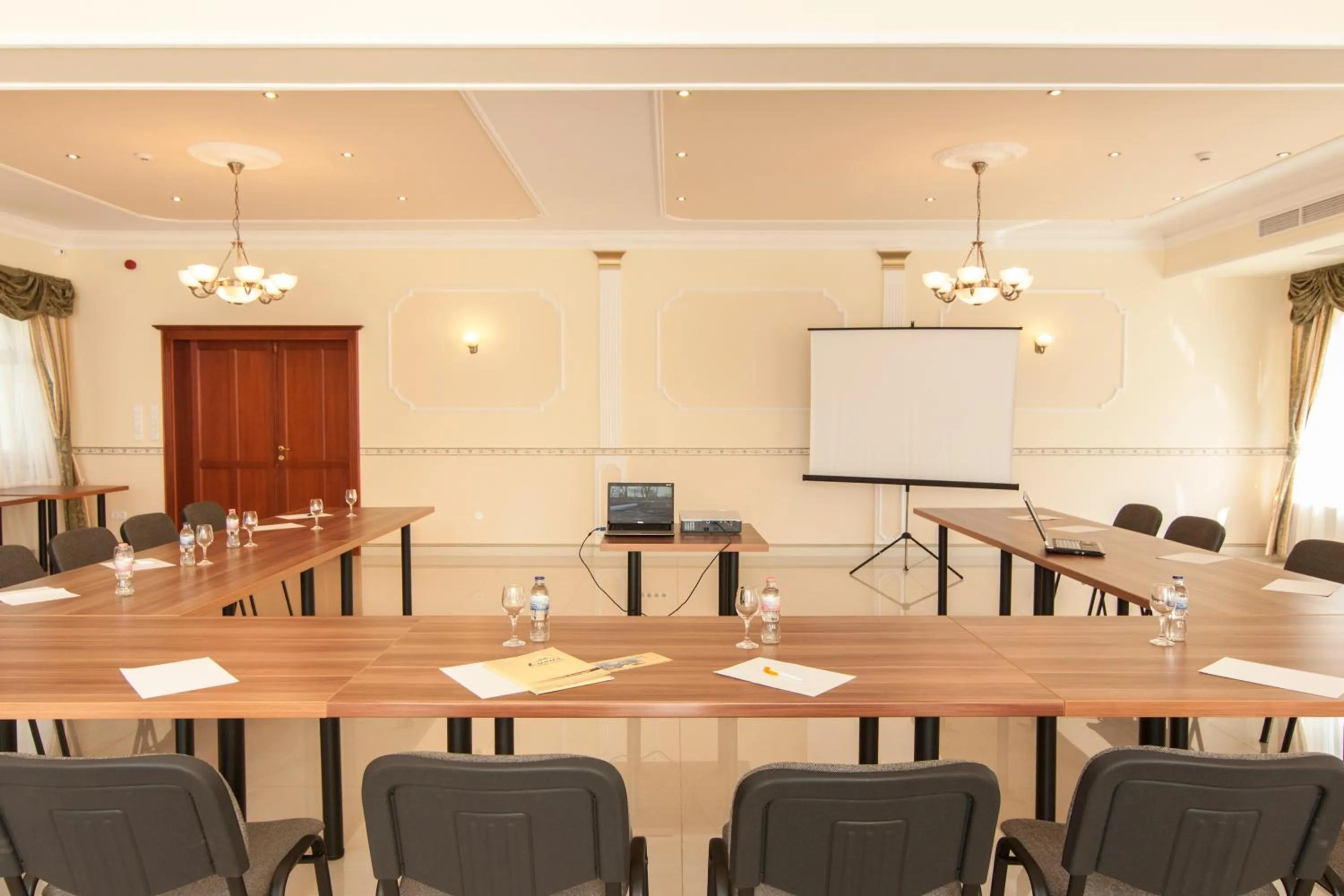 Banquet/Function facilities in Gosztola Gyöngye-az erdő szállodája