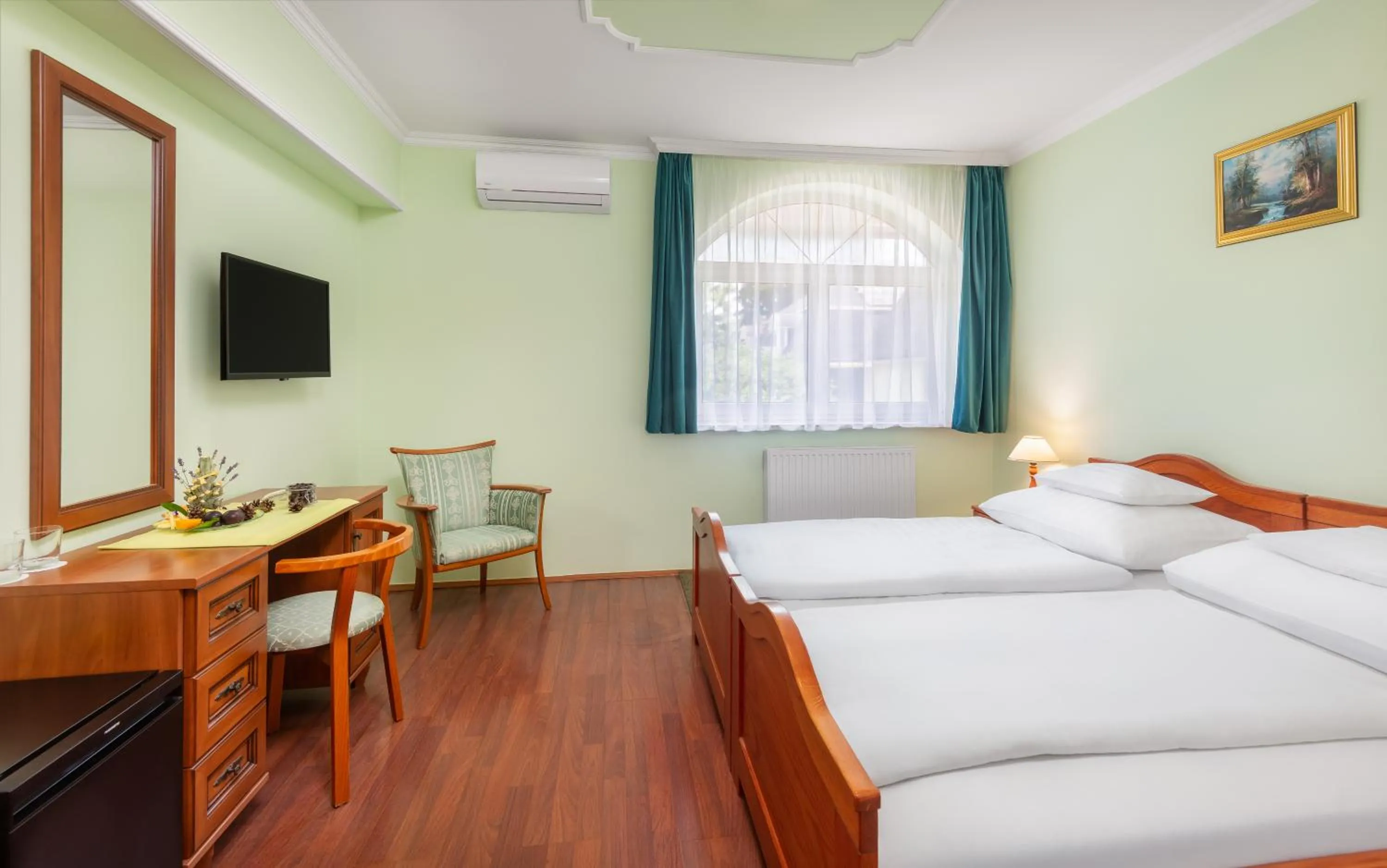 Bed in Gosztola Gyöngye-az erdő szállodája