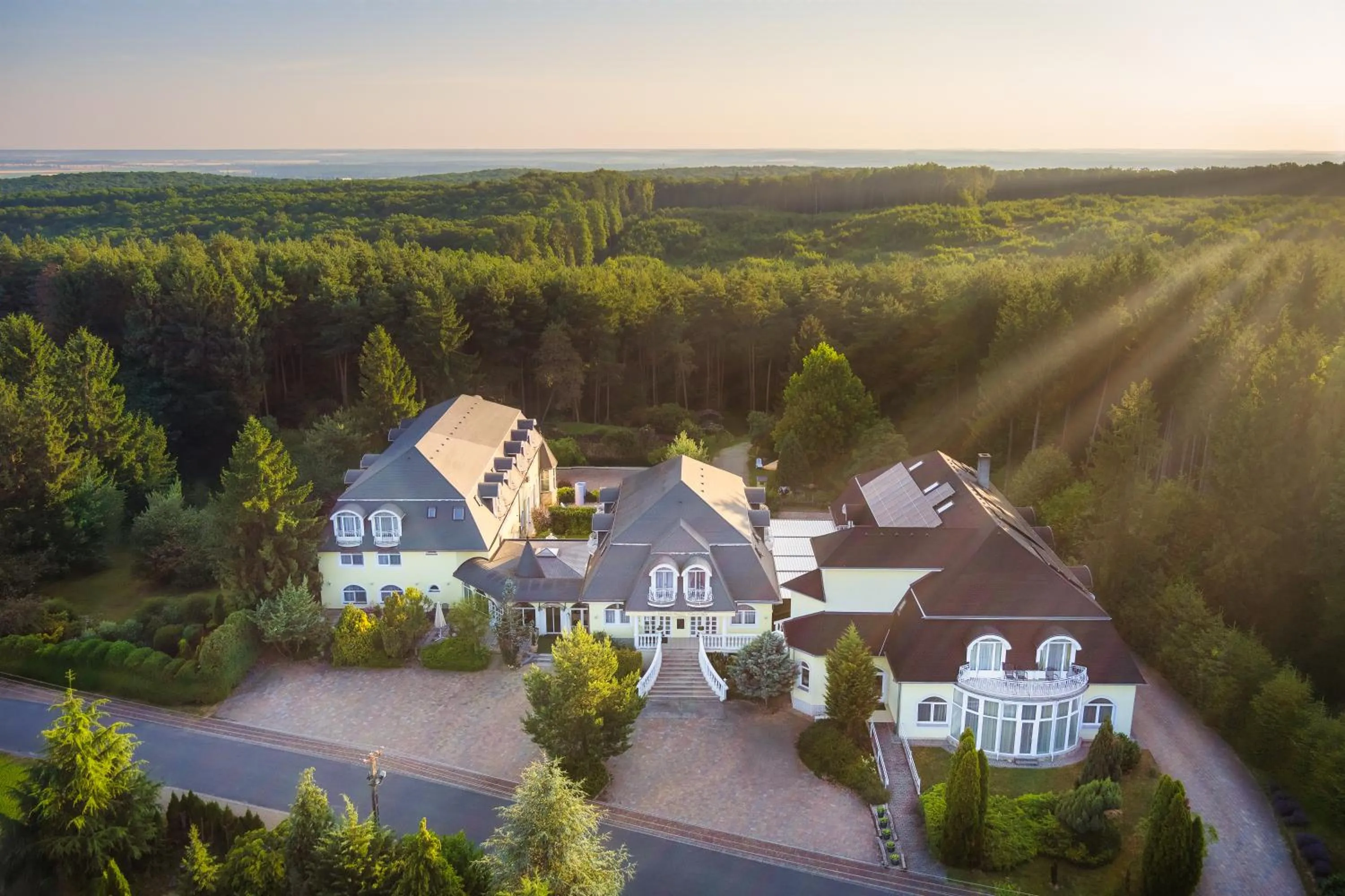 Property building in Gosztola Gyöngye-az erdő szállodája