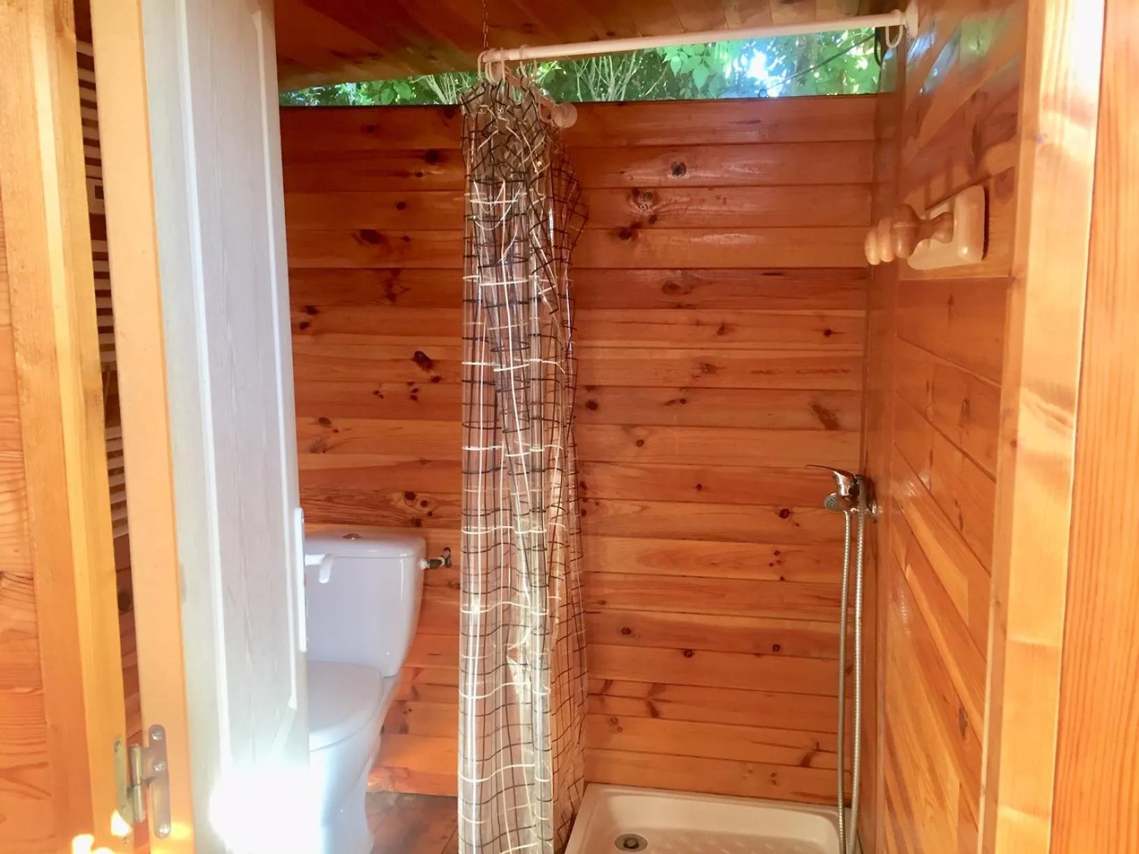 Shower in Yourte mongole