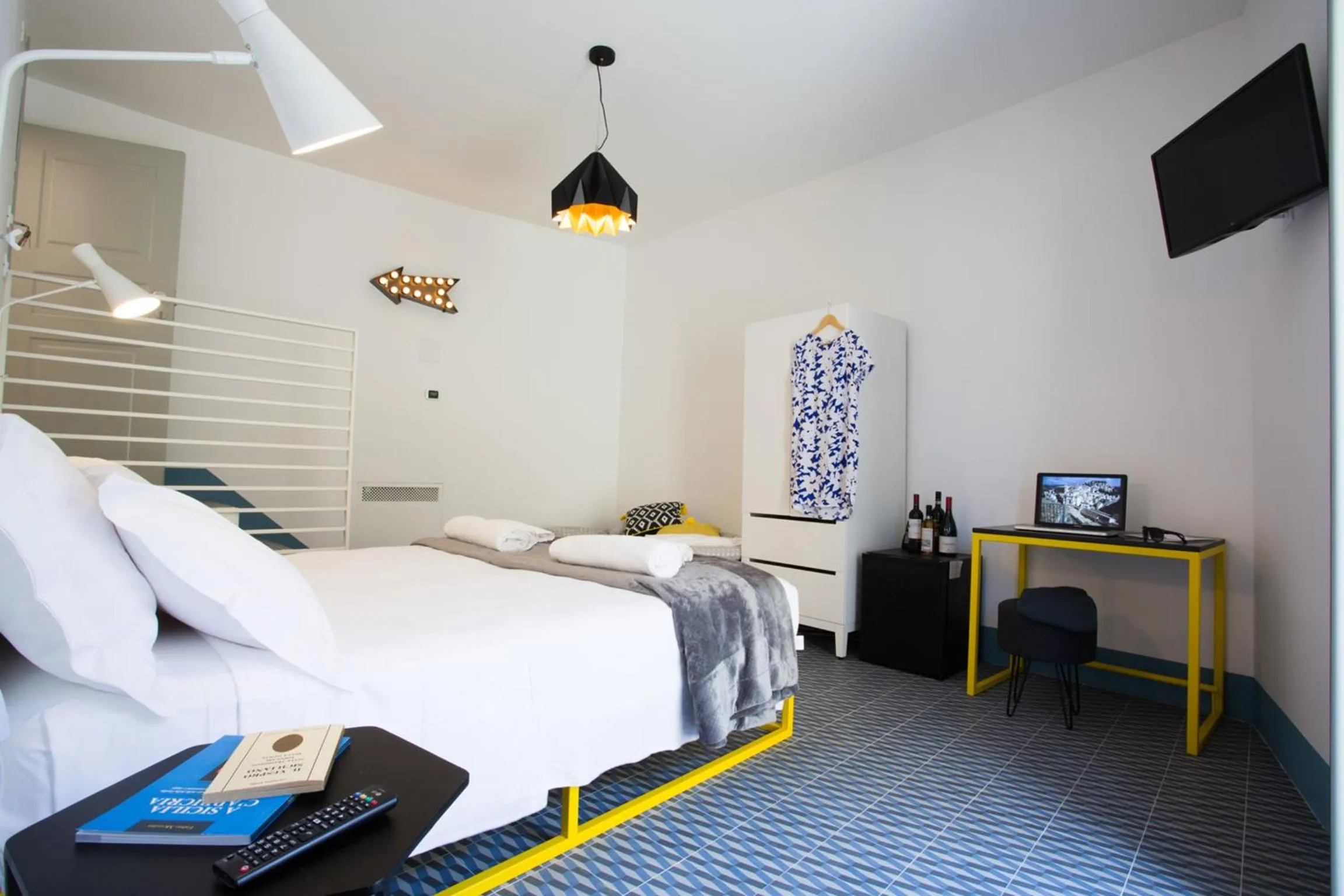 Photo of the whole room, Bed in Intervallo Boutique Hotel