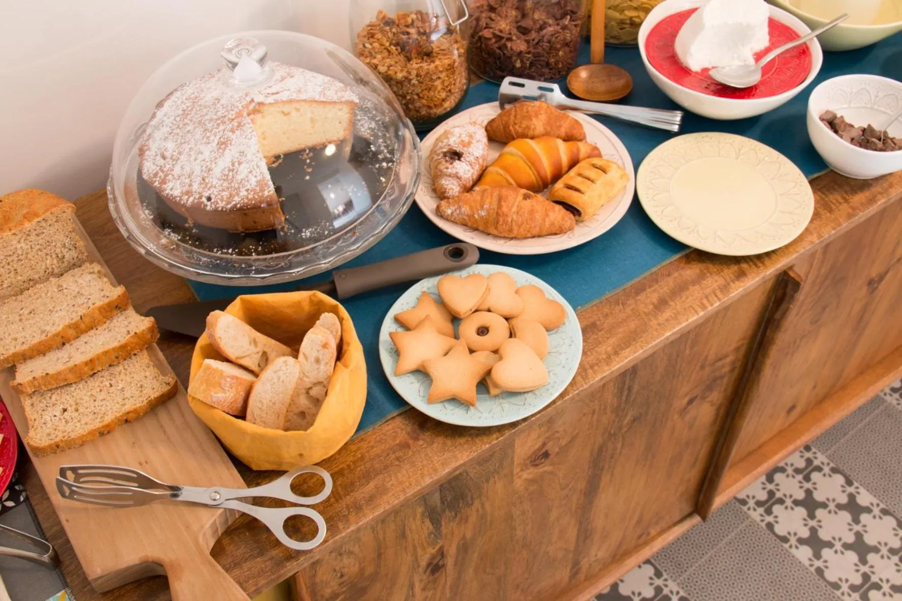 Buffet breakfast in Intervallo Boutique Hotel