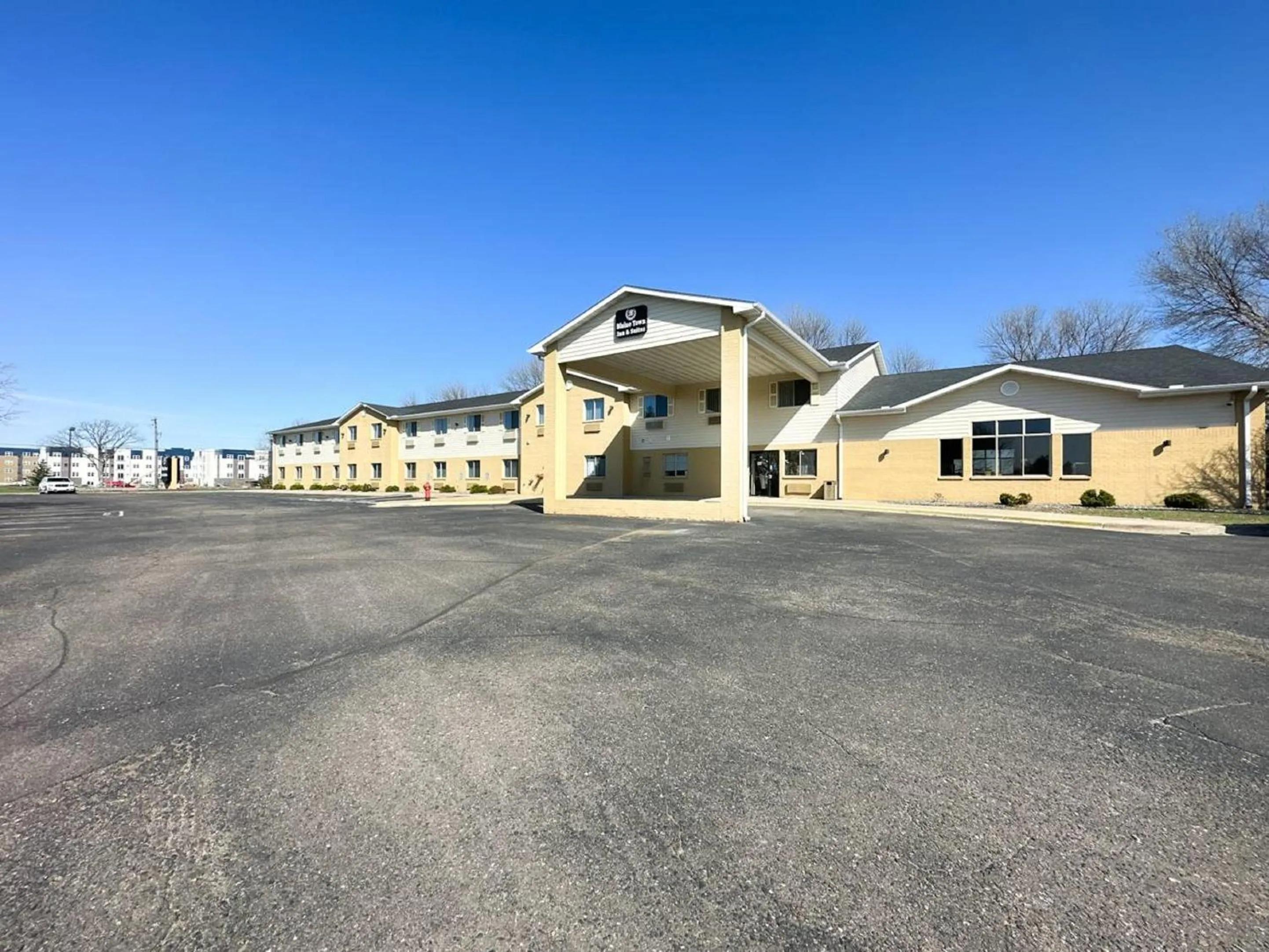 Property building in Blaine Town Inn & Suites