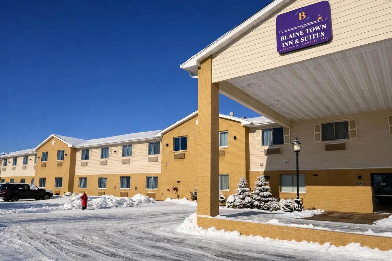 Property building in Blaine Town Inn & Suites