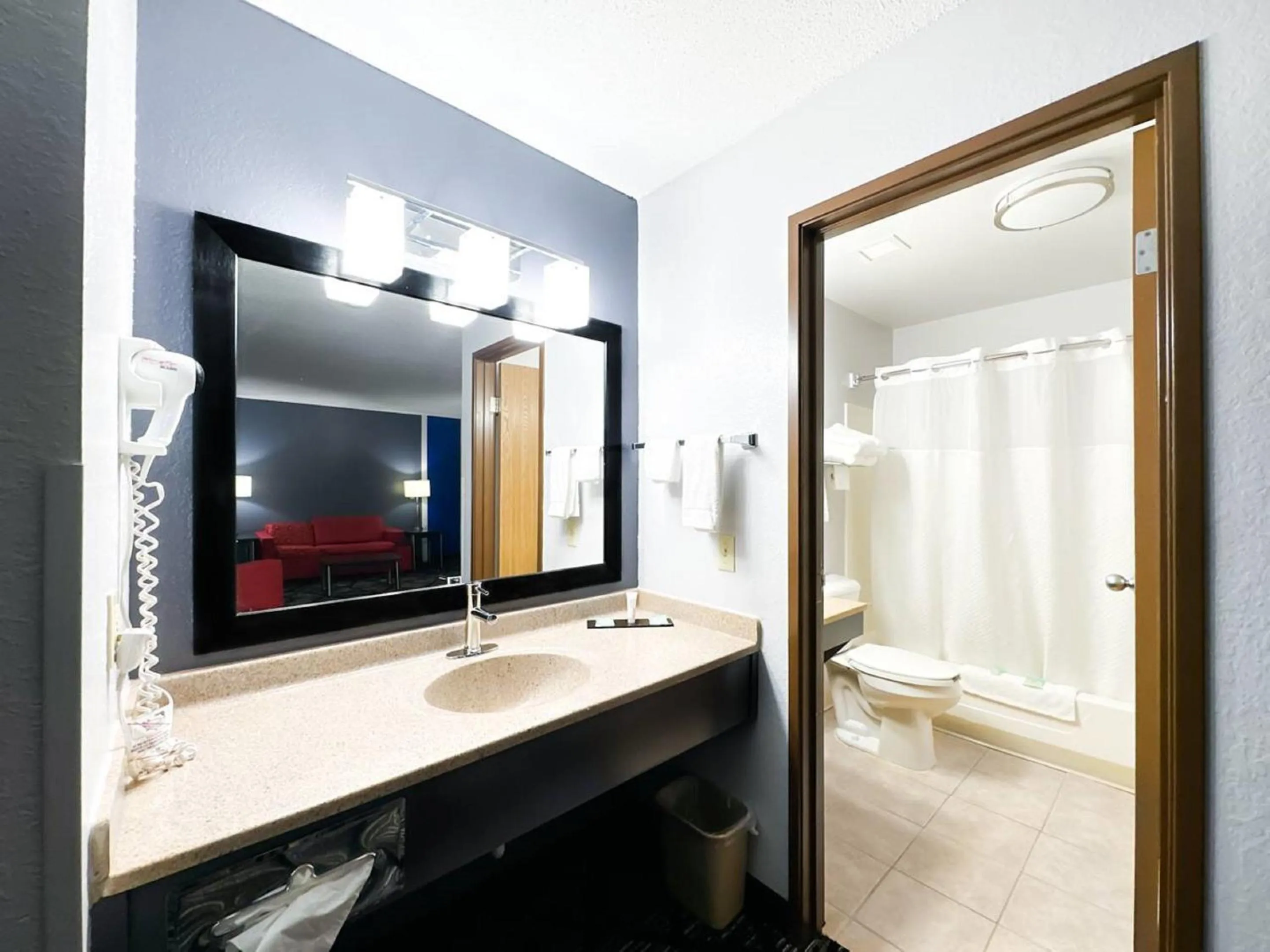 Shower in Blaine Town Inn & Suites