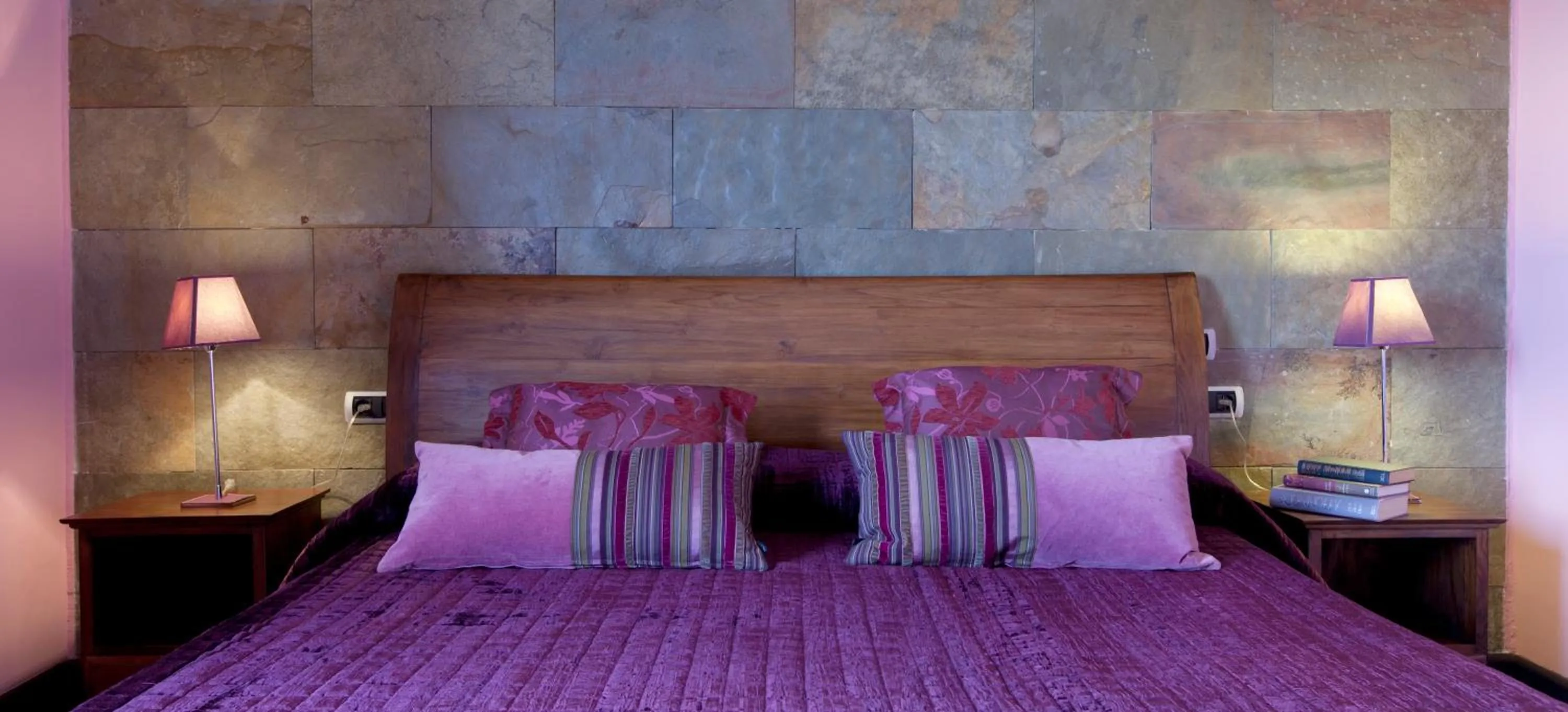 Bed in Regency Country Club, Apartments Suites