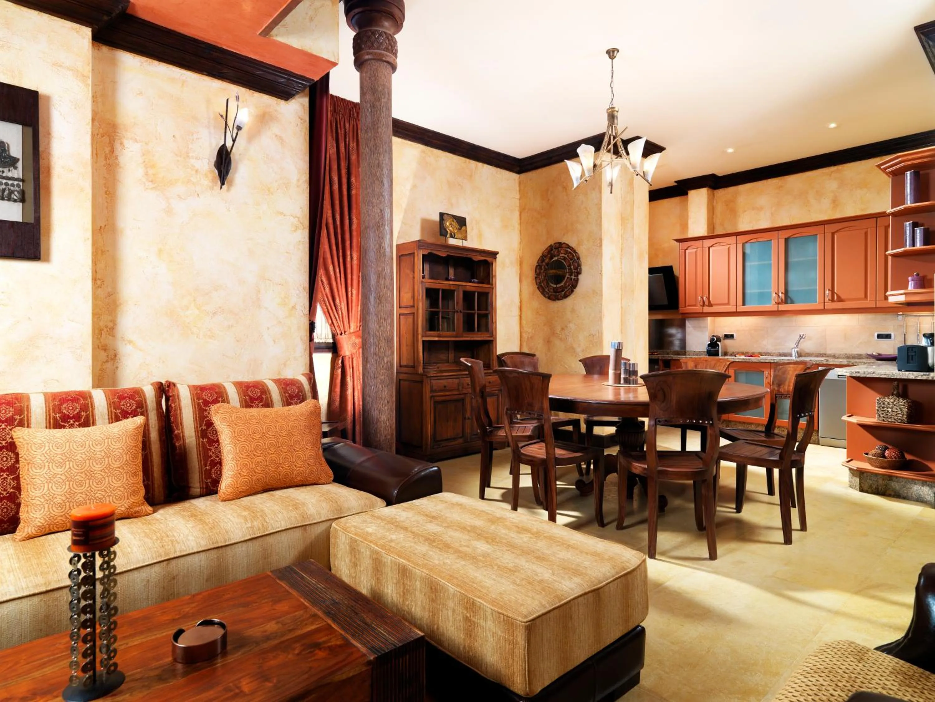 Regency Country Club, Apartments Suites