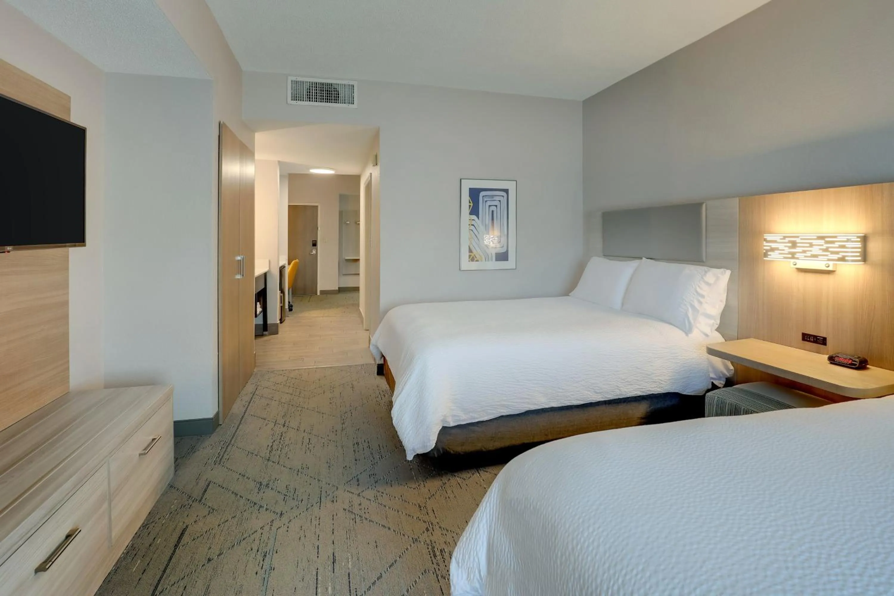 Photo of the whole room, Bed in Holiday Inn Express & Suites Orangeburg by IHG