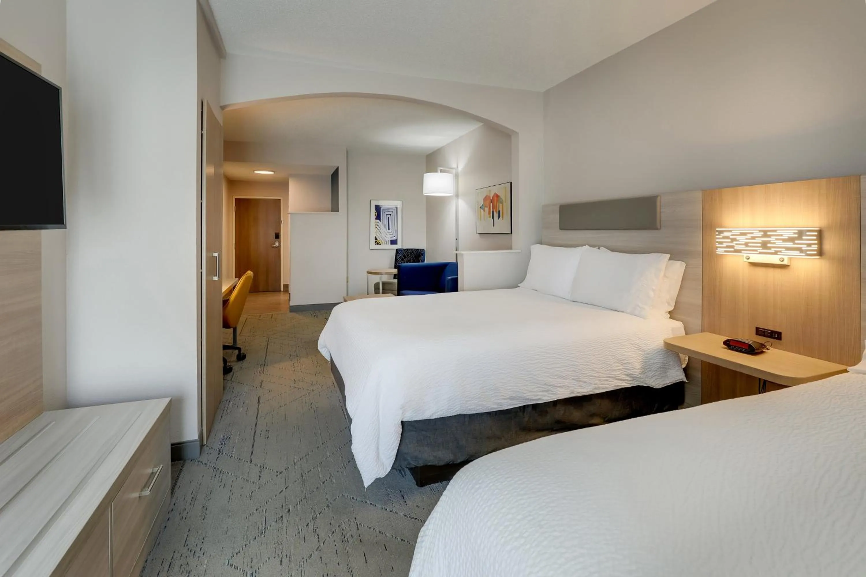 Photo of the whole room, Bed in Holiday Inn Express & Suites Orangeburg by IHG