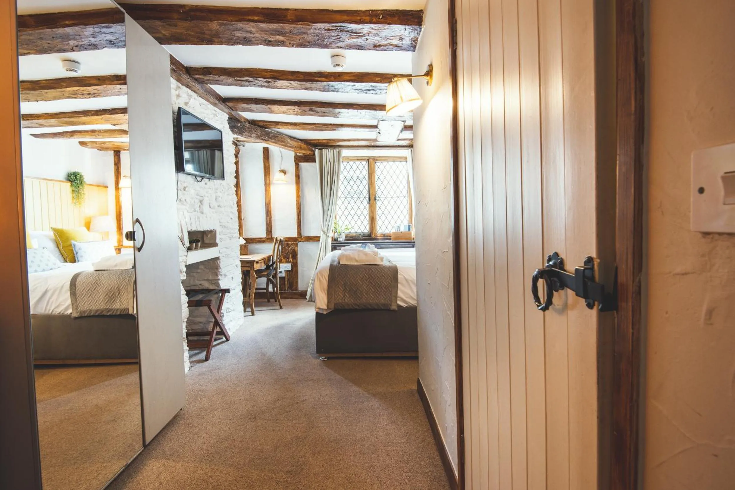 Bed in Bayards Cove Inn