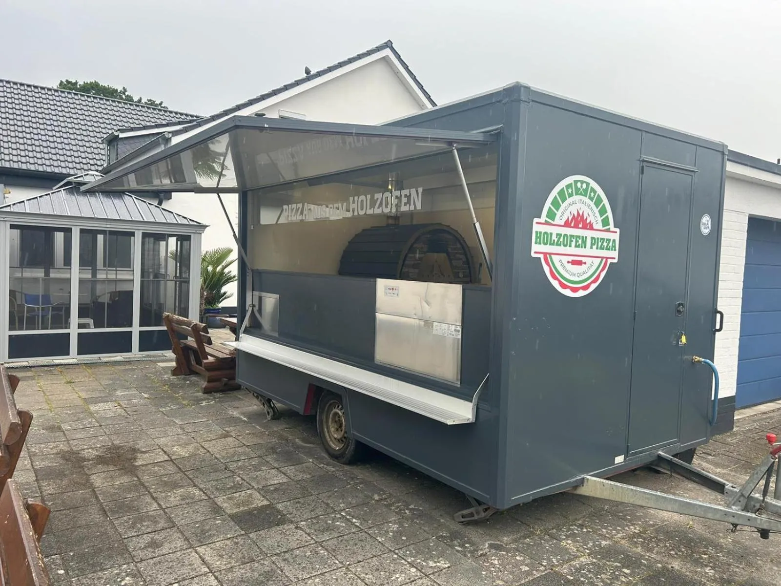 Restaurant/places to eat in tauwerk Hotel