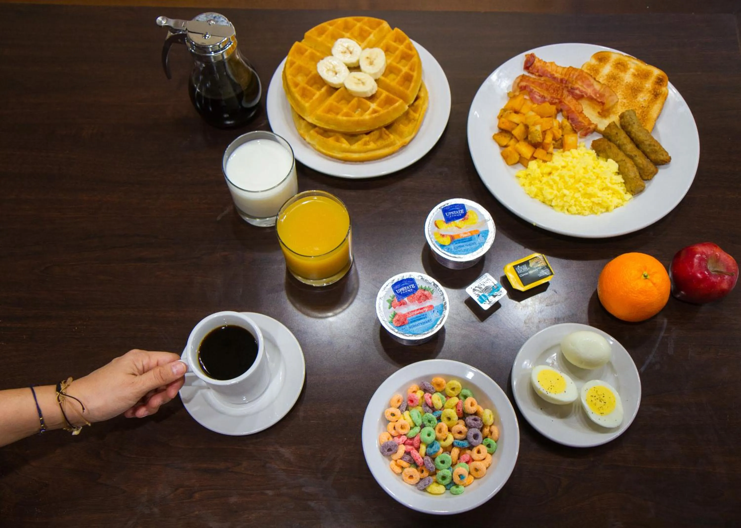 Breakfast in Clarion Inn & Suites Miami International Airport