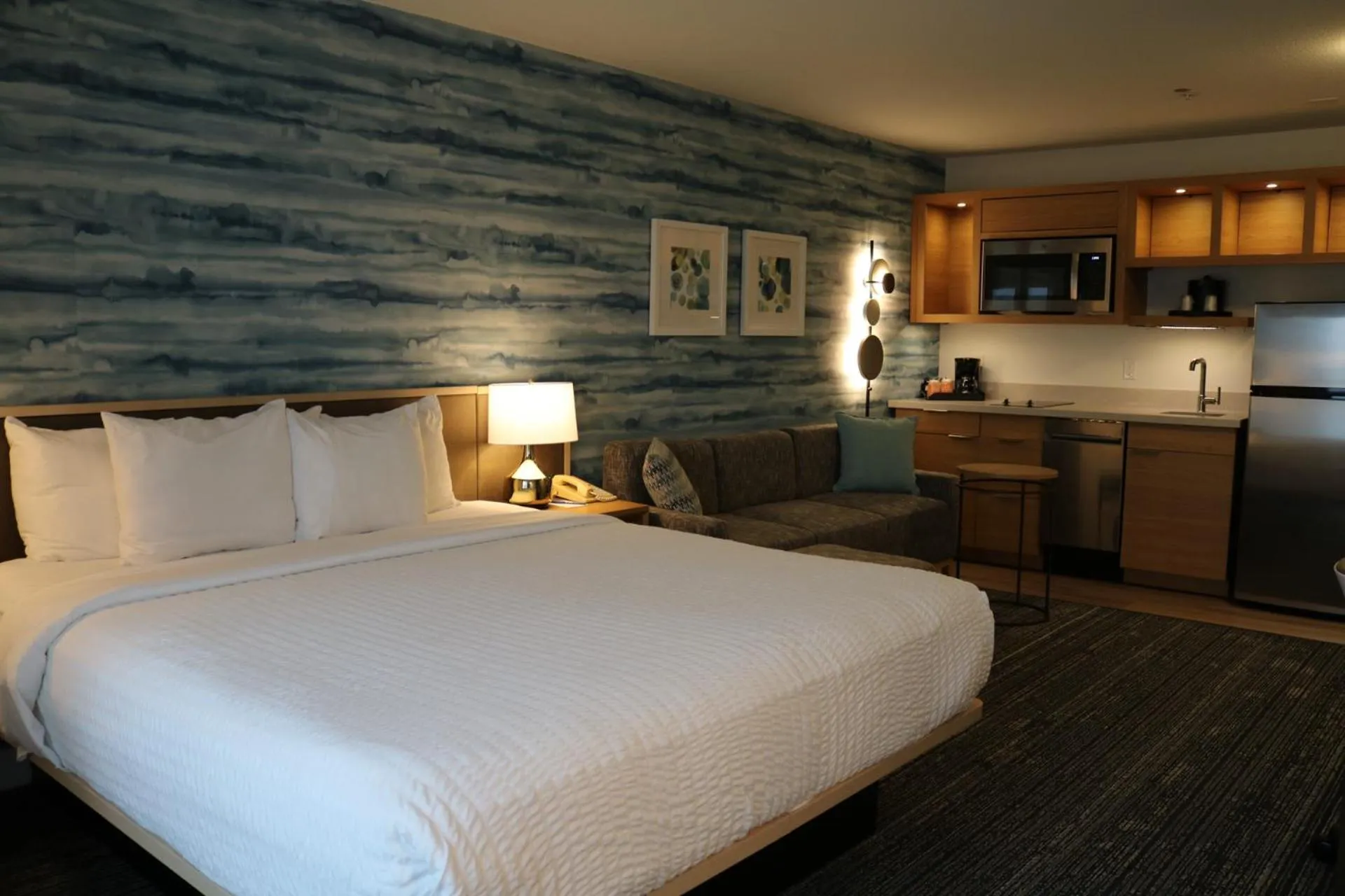 Clarion Hotel Portland International Airport