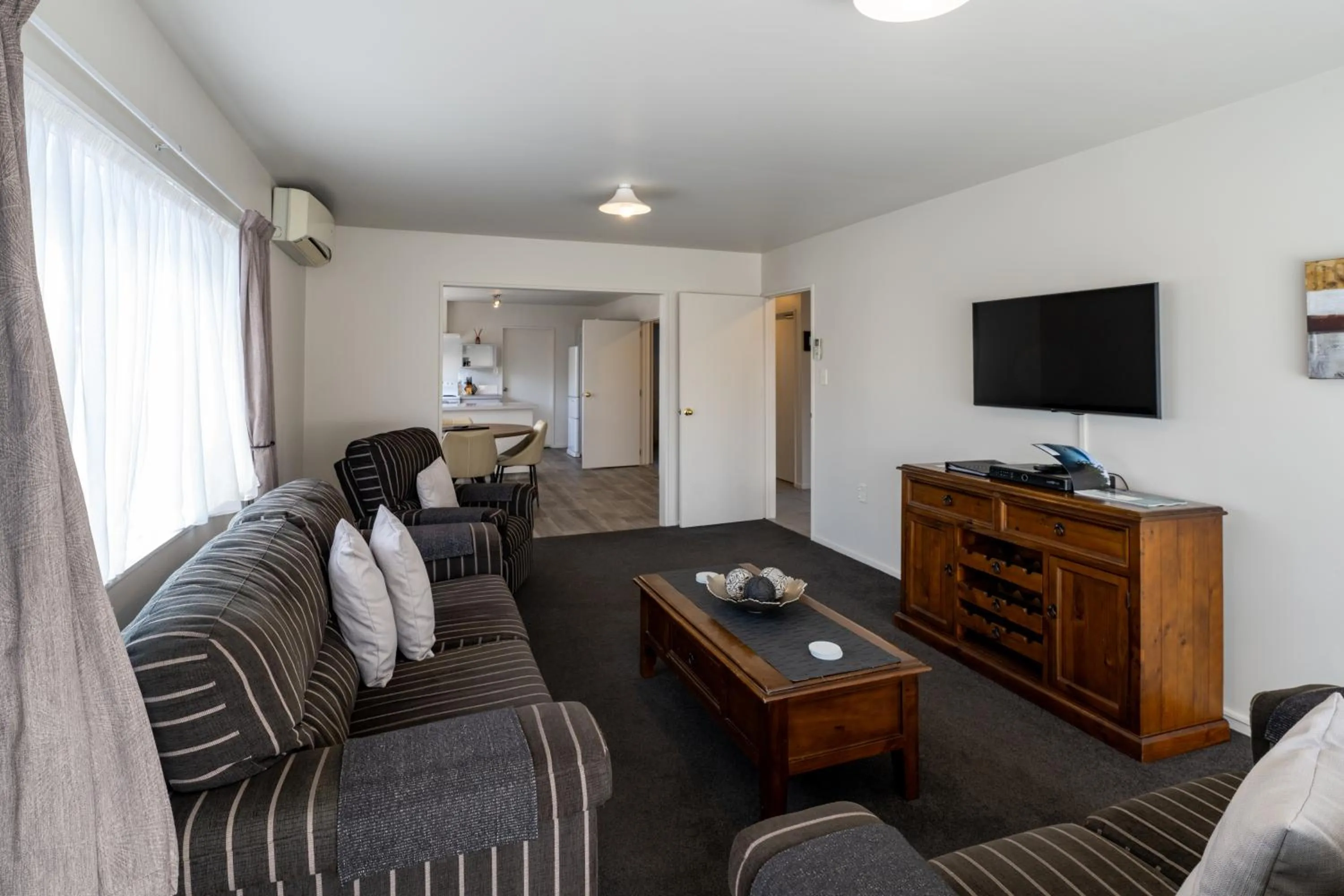 TV and multimedia in ASURE Gables Motor Lodge