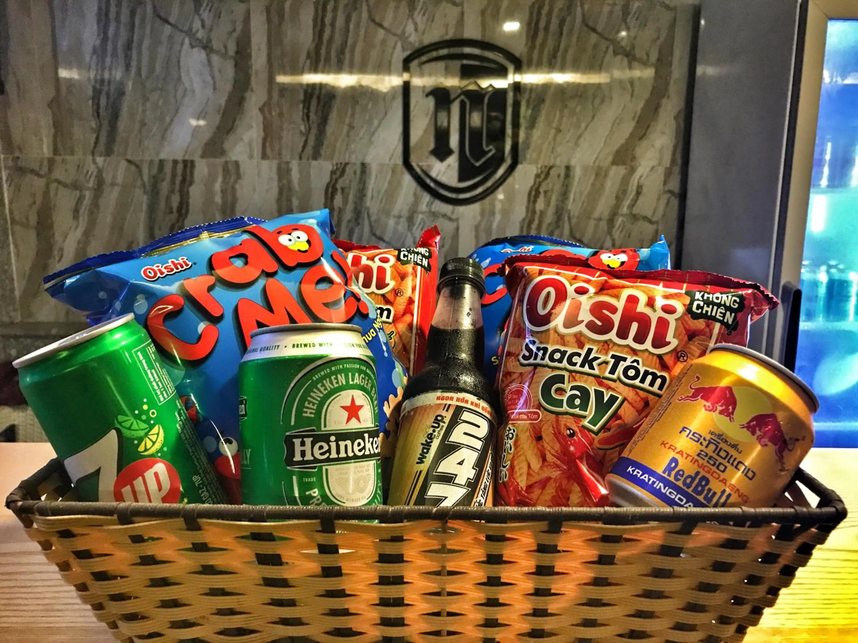 Restaurant/places to eat in Nice Hotel